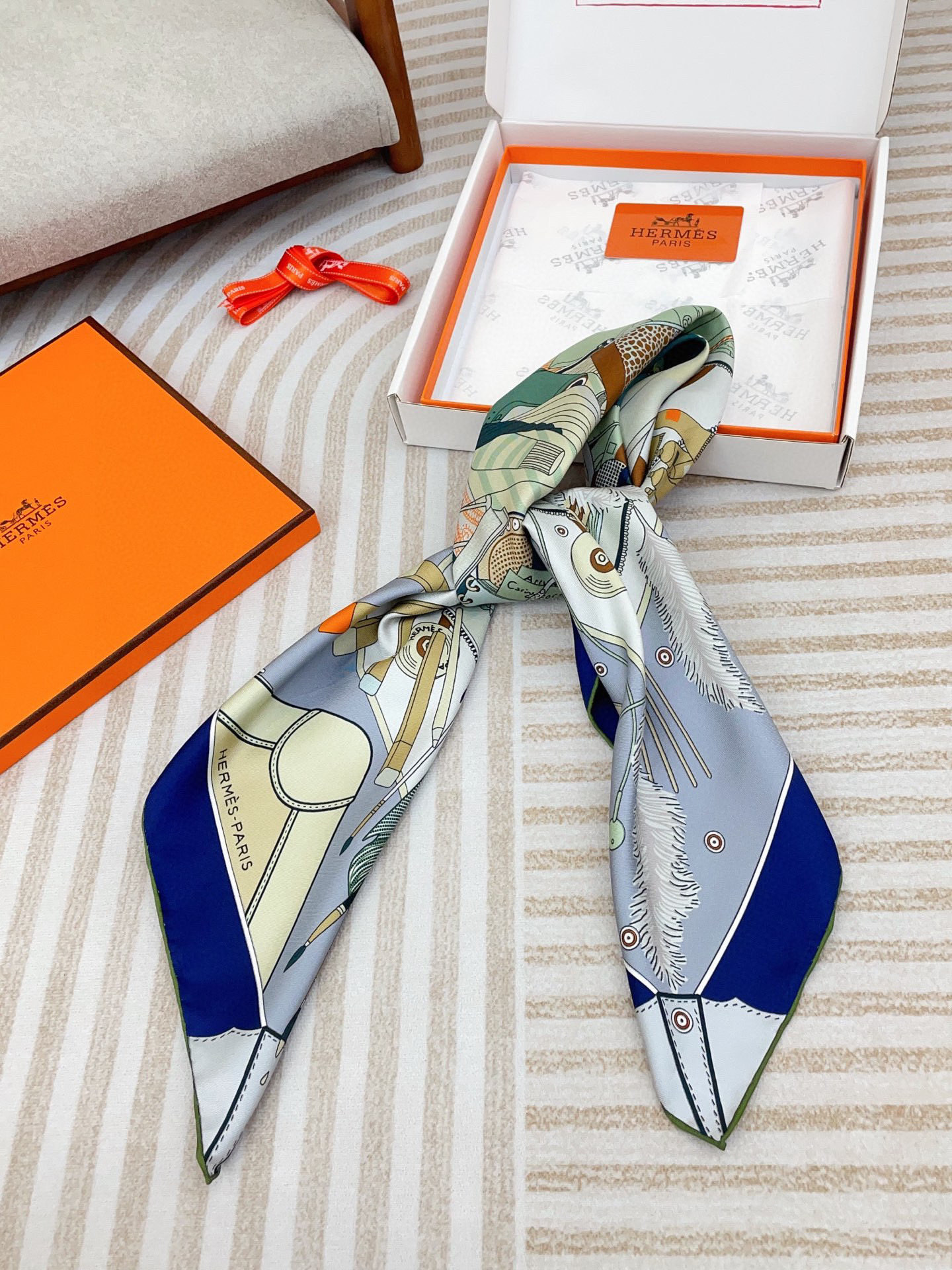 ✨✨【18姆米 双面同色】H**S真丝新款🆕👏👏买了都说好看‼️推荐💕【手提行李90】真丝方巾，顶级工艺