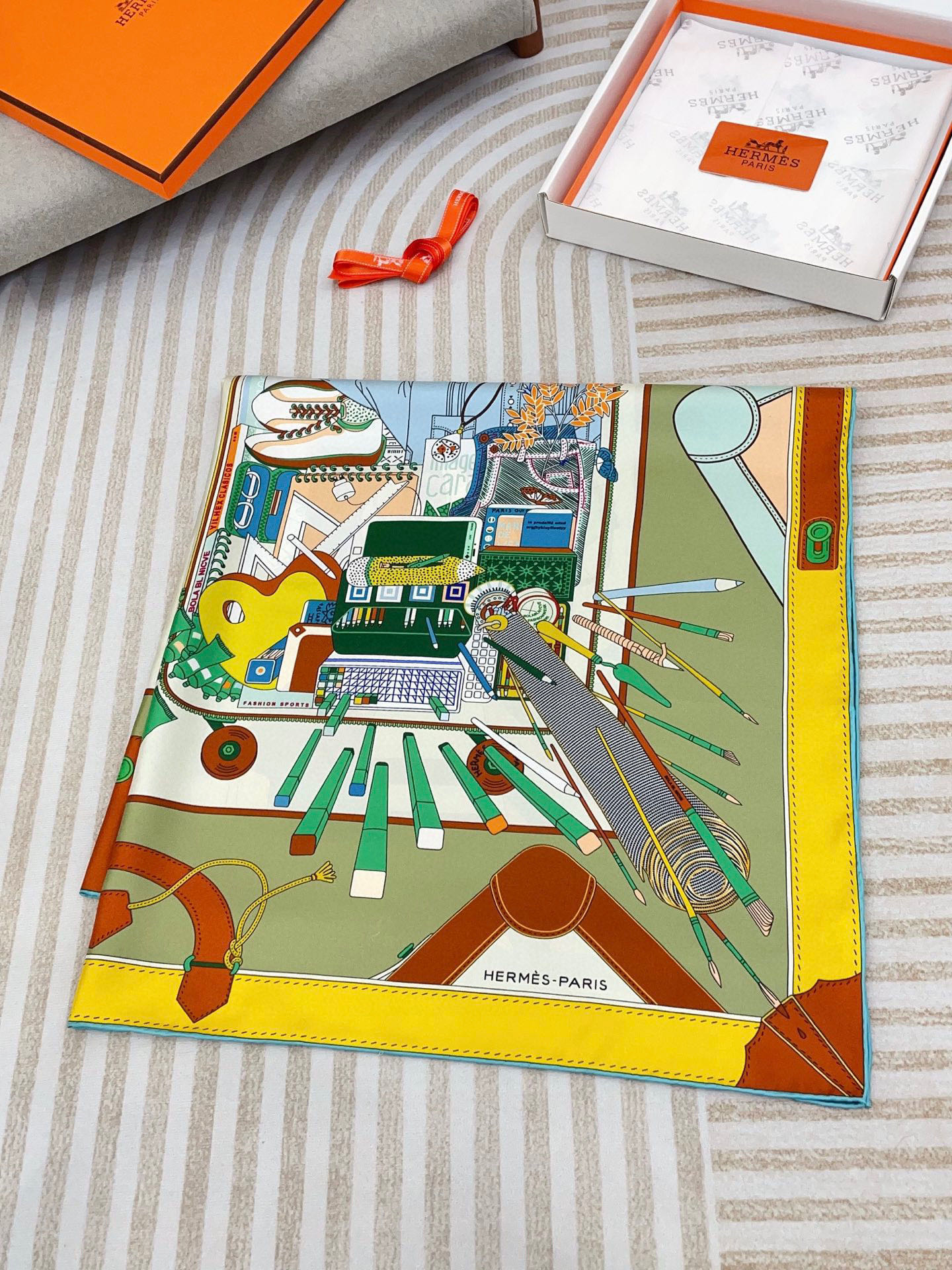 ✨✨【18姆米 双面同色】H**S真丝新款🆕👏👏买了都说好看‼️推荐💕【手提行李90】真丝方巾，顶级工艺