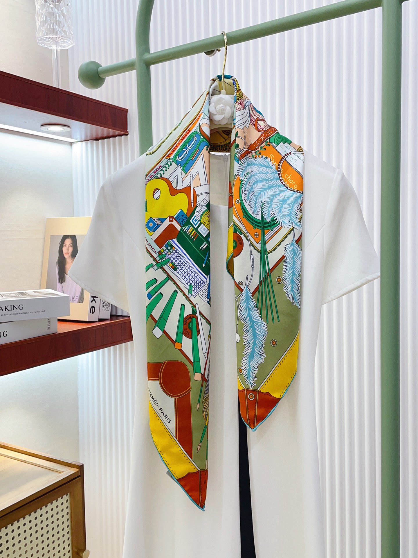 NO:339156,[18 Mmi Double-sided and same color] H**S silk new style is recommended when you buy it [Handle luggage 90] Silk square scarf, top-level craftsmanship and value-added counters, three-dimensional presentation patterns and patterns, physical grades, high-end technology, high-end research and development, and special cutting-edge technology processing is loved by Bai Fumei. Whether it is quality, style, price, they scream, super high cost-effectiveness, absolutely worth buying twill silk, size 90cm*90cm high version scarf, high version scarf, real silk,19860909【18姆米 双面同色】H**S真丝新款买了都说好看推荐【手提行李90】真丝方巾,顶级工艺超值专柜爆款立体呈现图案纹路实物档次极高特殊工艺高端研发惊艳问世特殊尖端工艺处理受到白富美的喜欢 无论是品质 款式 价格都令大牌控的她们尖叫 超高性价比 绝对值得入手斜纹真丝,尺寸90cm*90cm高版本围巾,高版本围巾,real silk,scarf