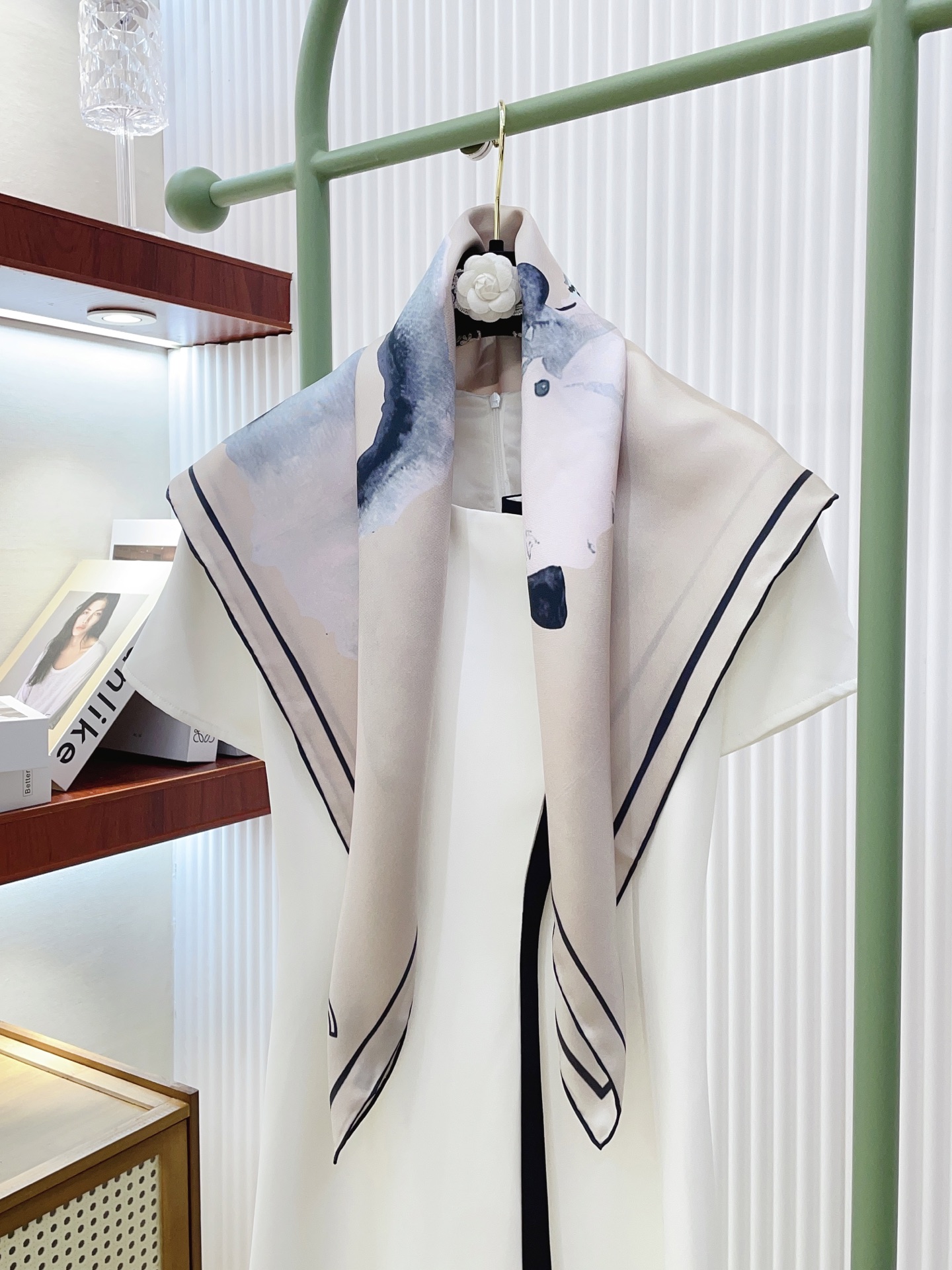 ✨✨【16姆米 单面】新款小香‼️美翻了流泪最新御用殿堂级极品‼️经典元素图案设计风格❗️美丽至极 真的