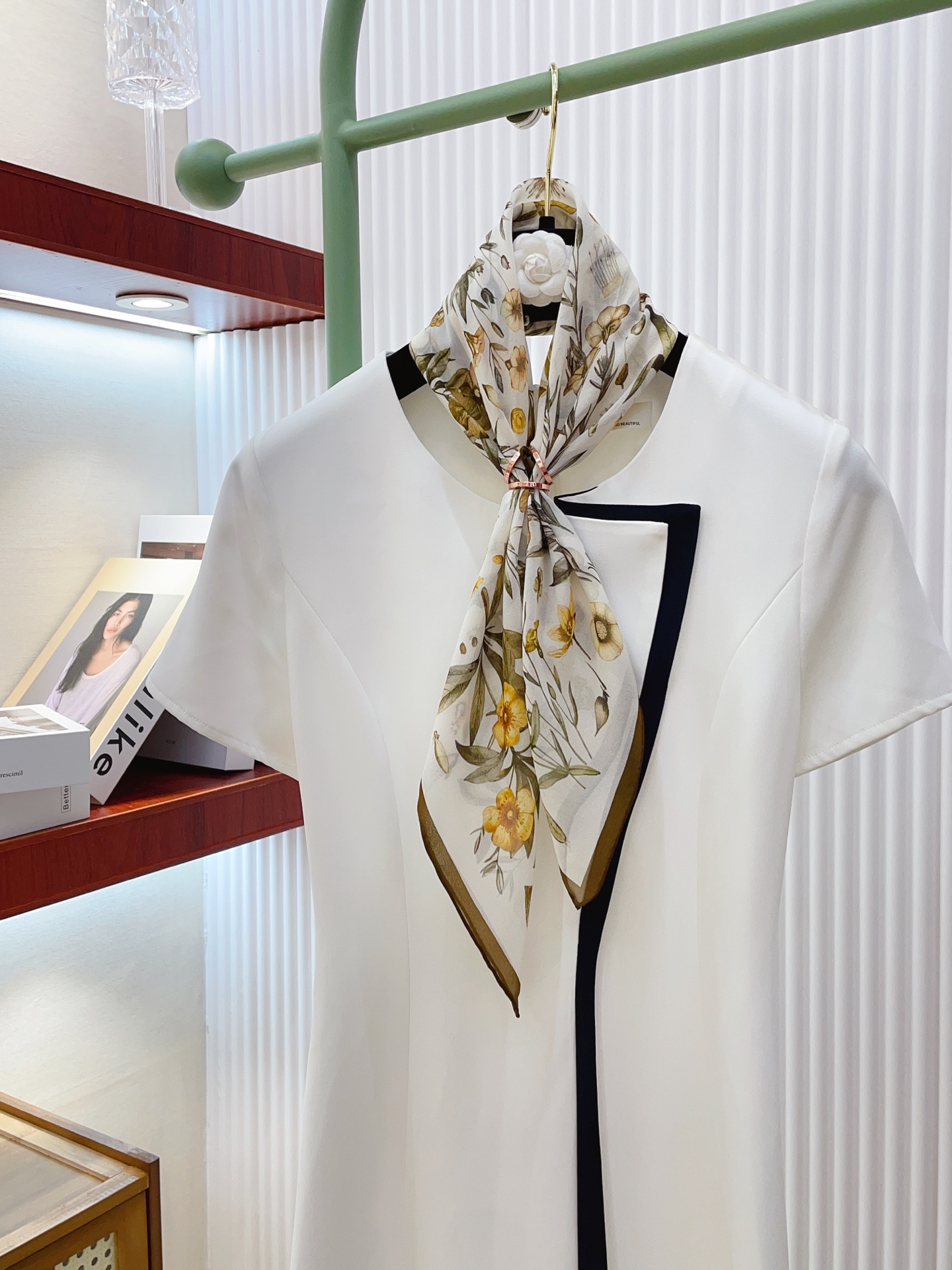 ✨✨【暗纹提花 双面同色】新品 LP【腰果花小方巾】春夏真丝款 随意切换造型 ,小巧又不失优雅的款式 6