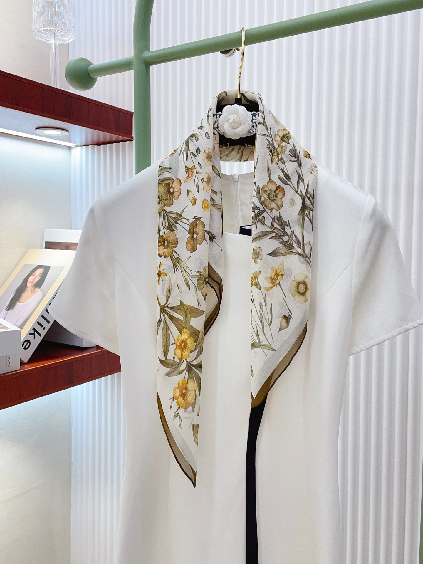 ✨✨【暗纹提花 双面同色】新品 LP【腰果花小方巾】春夏真丝款 随意切换造型 ,小巧又不失优雅的款式 6