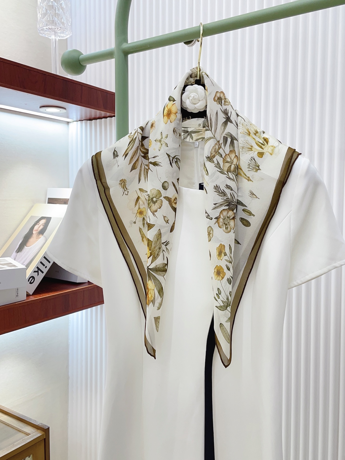 ✨✨【暗纹提花 双面同色】新品 LP【腰果花小方巾】春夏真丝款 随意切换造型 ,小巧又不失优雅的款式 6