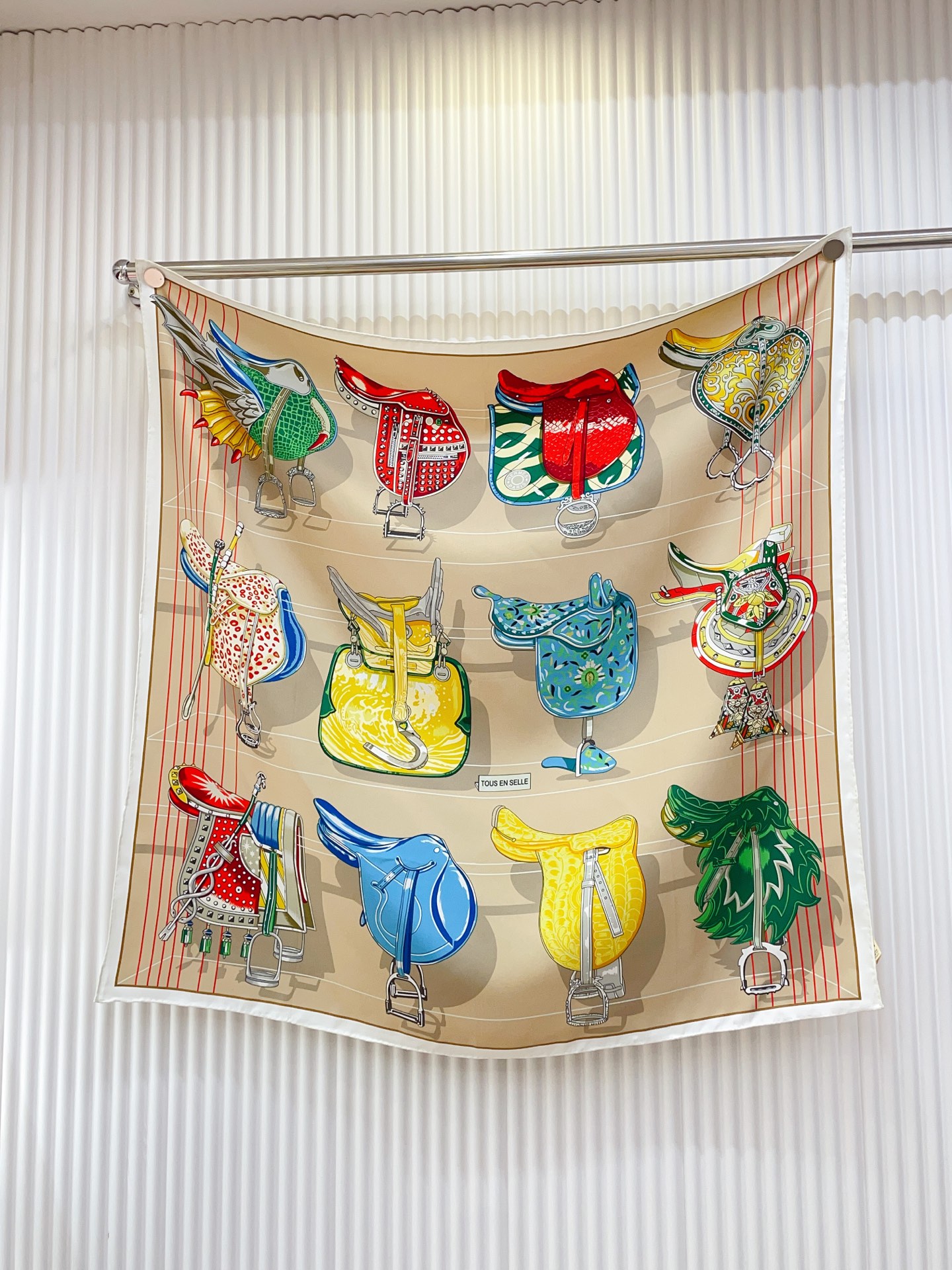 ✨✨【18姆米 双面同色】H**S真丝新款🆕👏👏买了都说好看‼️推荐💕【鞍上世界90】真丝方巾，顶级工艺