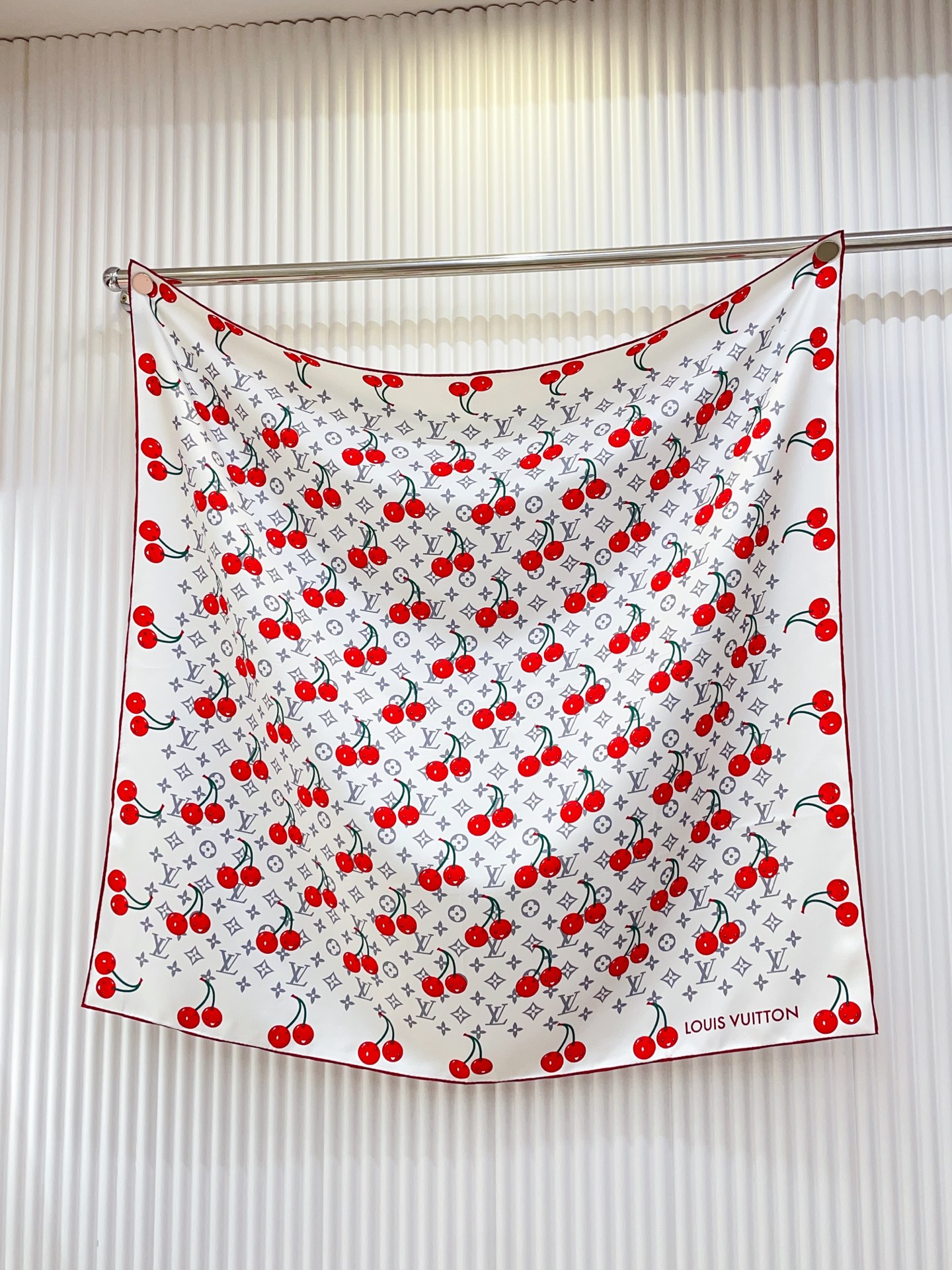 ✨✨【18姆米 双面同色】上身效果疯狂的喜欢❗️专柜也是刚刚上架的，L*最最新款~非常有看头，L的这类元