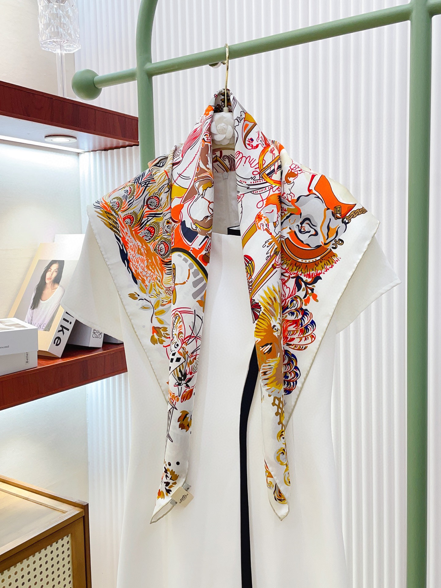 ✨✨【18姆米 双面同色】H**S真丝新款🆕👏👏买了都说好看‼️推荐💕【埃米尔之夜90】真丝方巾，顶级工