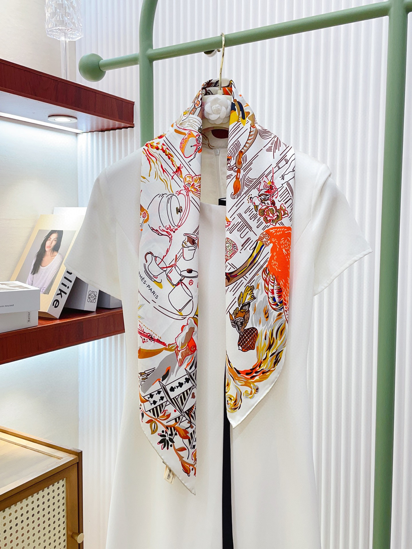 ✨✨【18姆米 双面同色】H**S真丝新款🆕👏👏买了都说好看‼️推荐💕【埃米尔之夜90】真丝方巾，顶级工