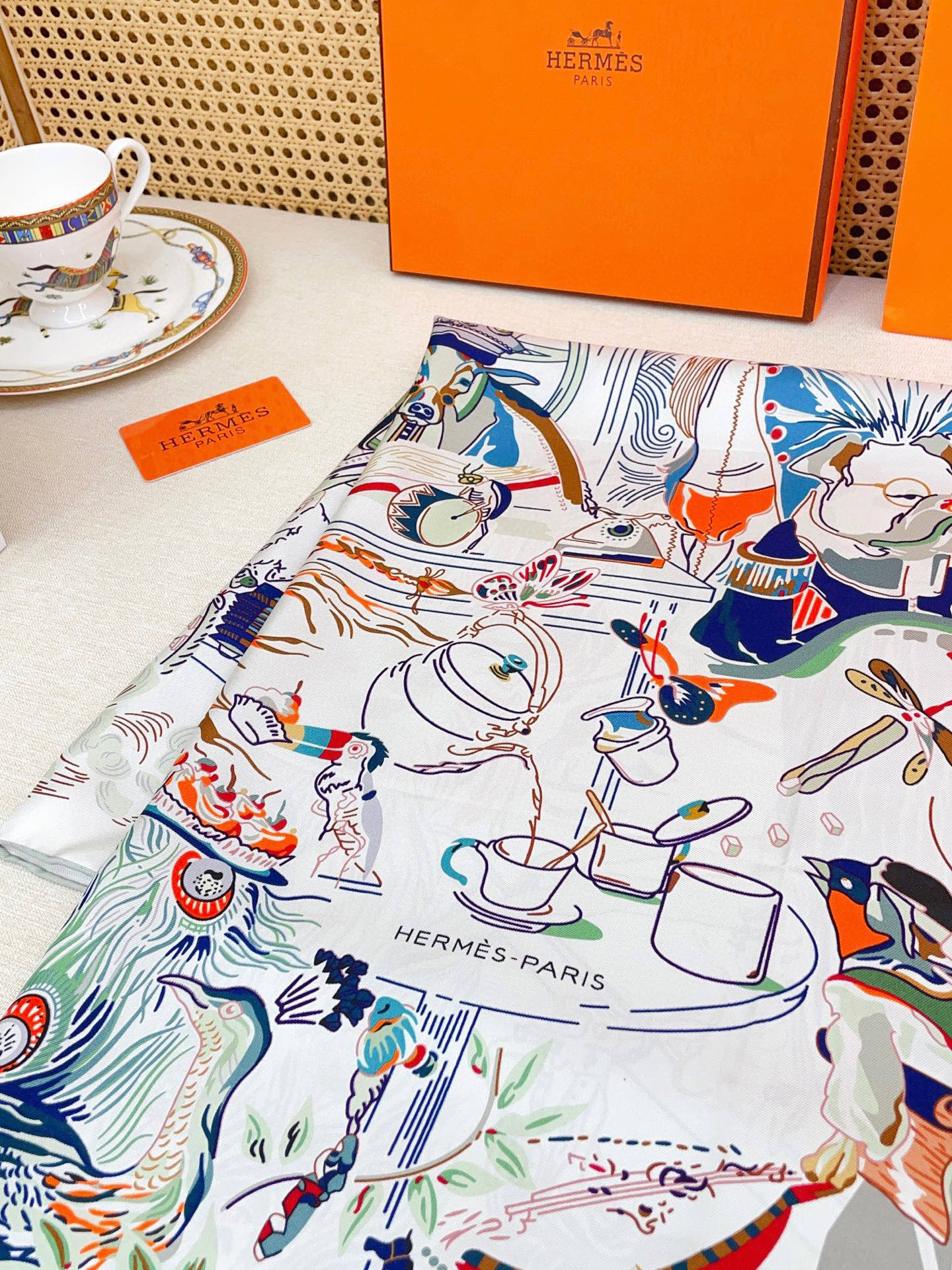 ✨✨【18姆米 双面同色】H**S真丝新款🆕👏👏买了都说好看‼️推荐💕【埃米尔之夜90】真丝方巾，顶级工