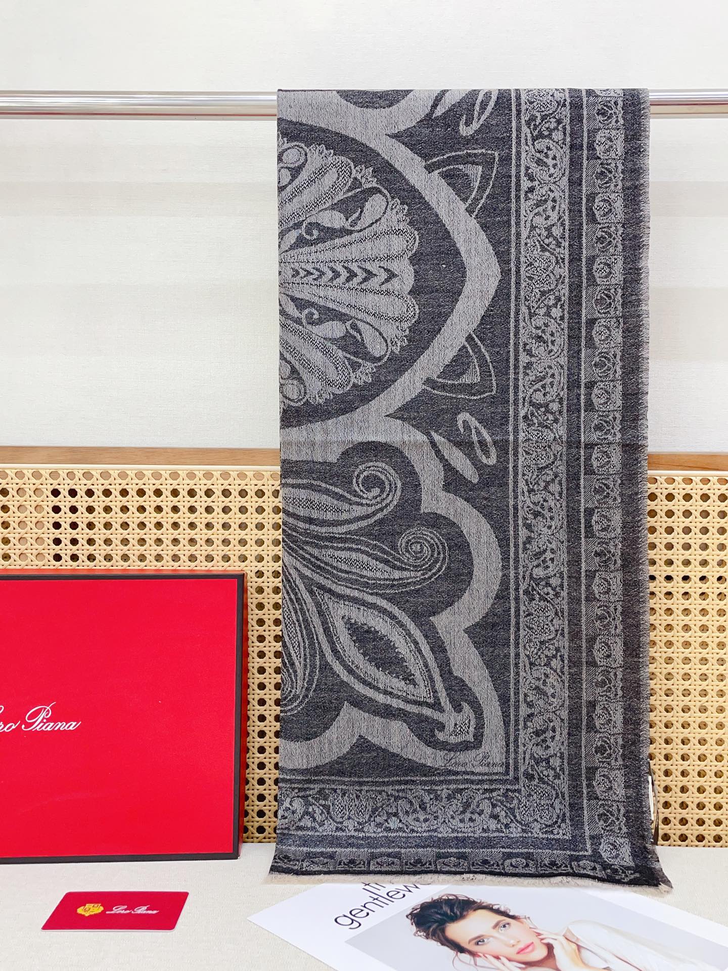 ✨✨【羊毛提花款 100尺寸 】新品 LP家秋冬羊绒款 随意切换造型 ,小巧又不失优雅的款式 100*1