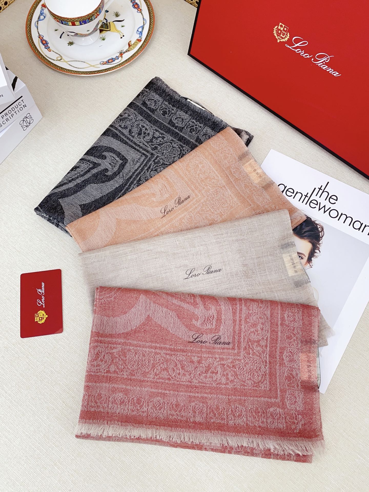 ✨✨【羊毛提花款 100尺寸 】新品 LP家秋冬羊绒款 随意切换造型 ,小巧又不失优雅的款式 100*1