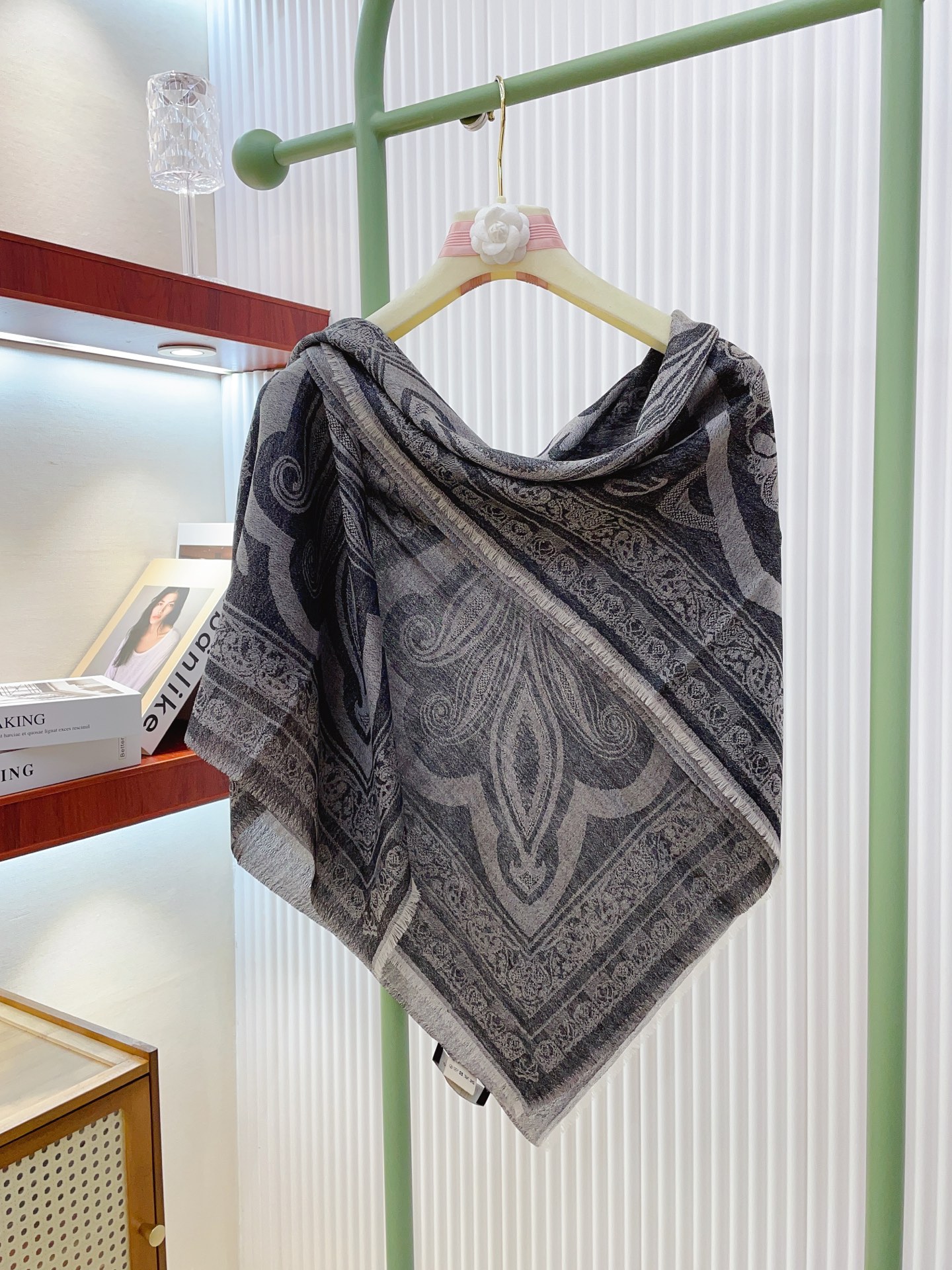 ✨✨【羊毛提花款 100尺寸 】新品 LP家秋冬羊绒款 随意切换造型 ,小巧又不失优雅的款式 100*1