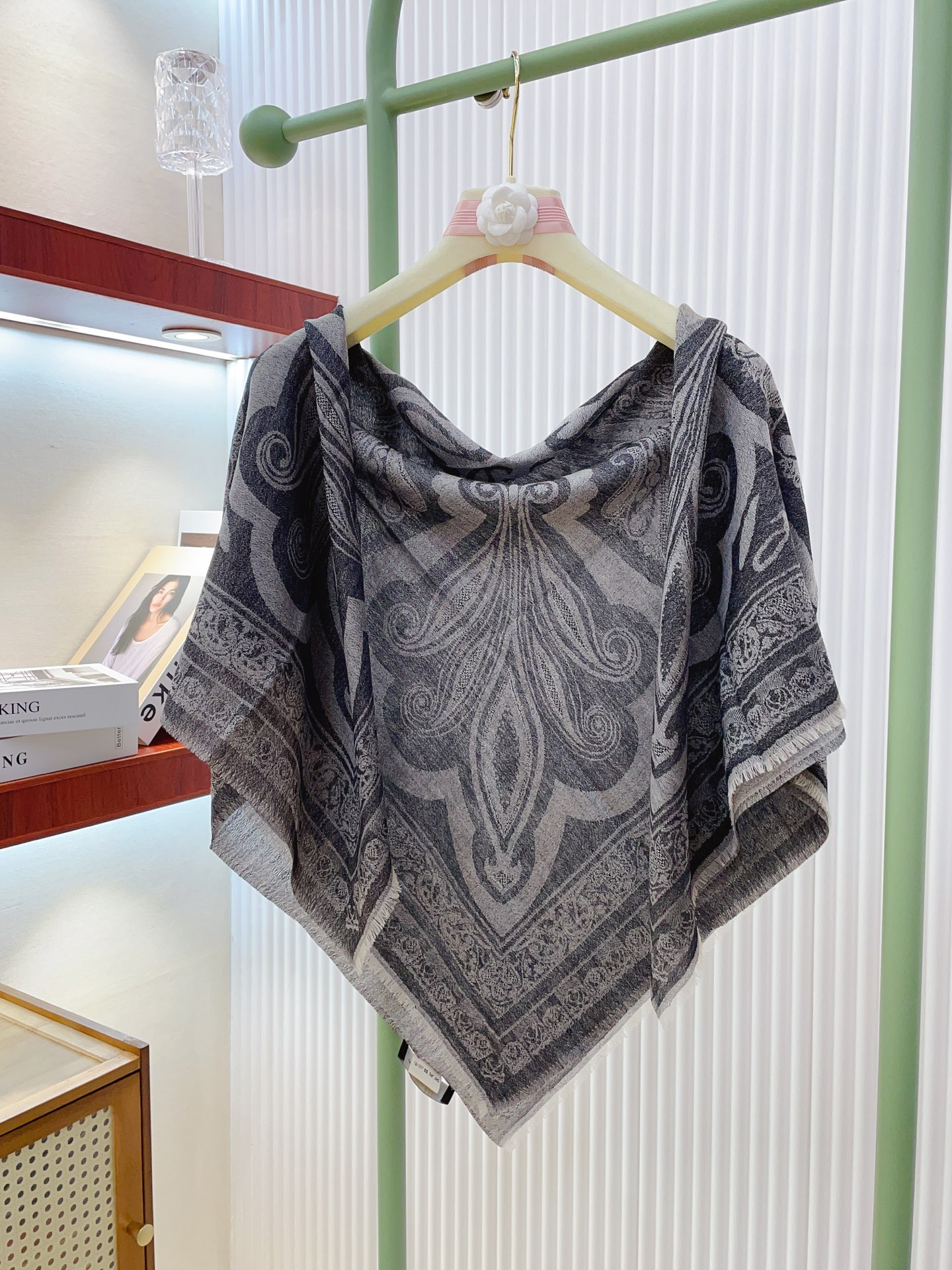 ✨✨【羊毛提花款 100尺寸 】新品 LP家秋冬羊绒款 随意切换造型 ,小巧又不失优雅的款式 100*1