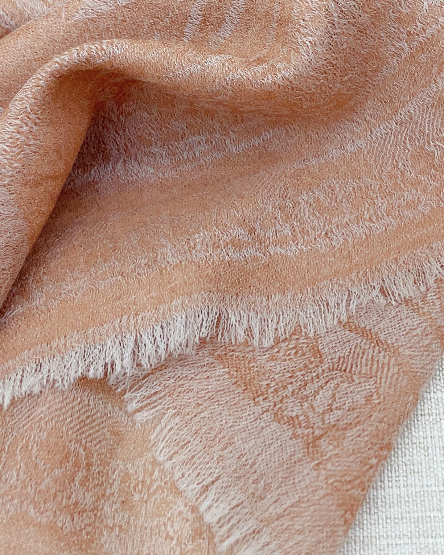 ✨✨【羊毛提花款 100尺寸 】新品 LP家秋冬羊绒款 随意切换造型 ,小巧又不失优雅的款式 100*1