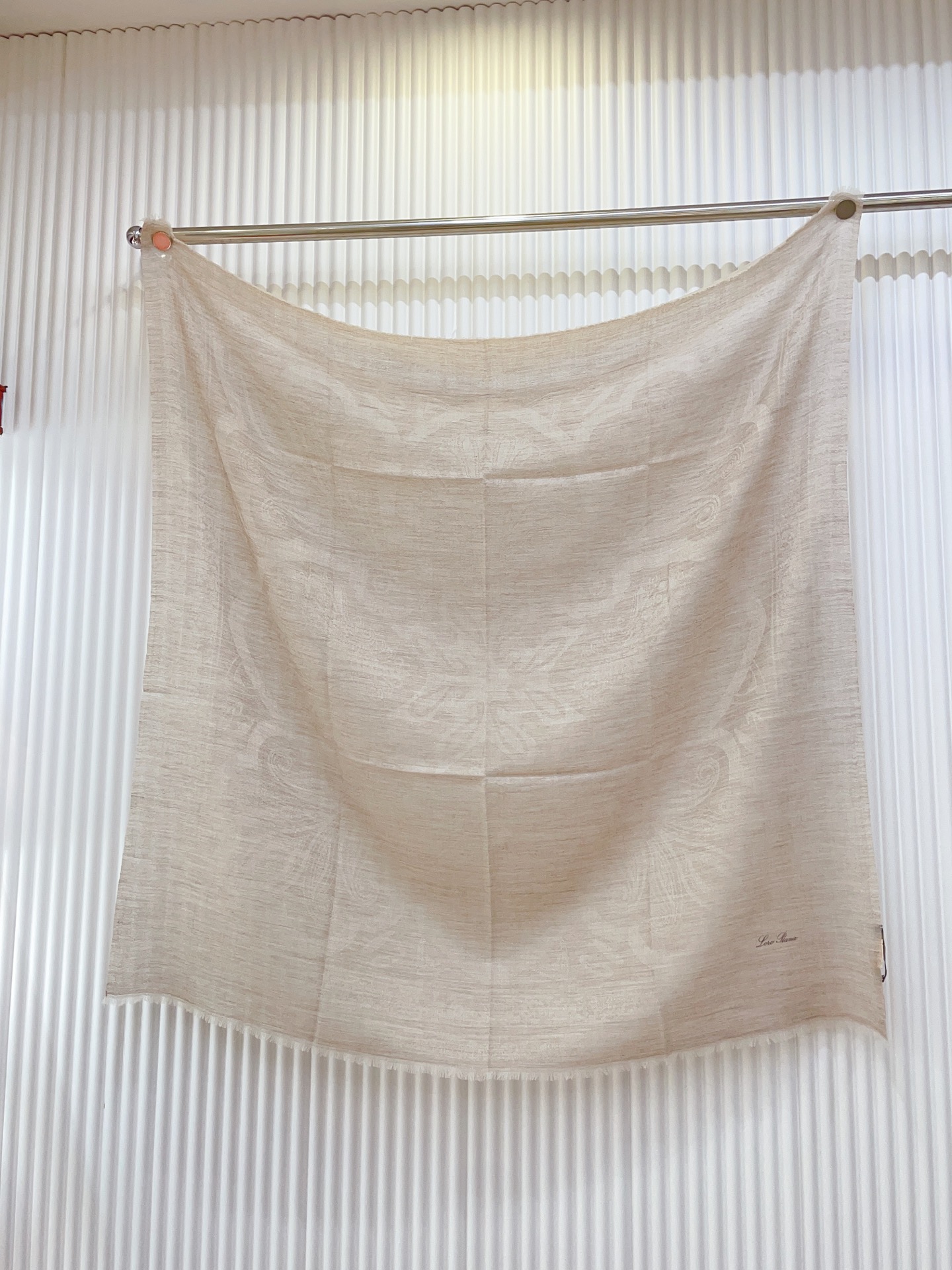 ✨✨【羊毛提花款 100尺寸 】新品 LP家秋冬羊绒款 随意切换造型 ,小巧又不失优雅的款式 100*1