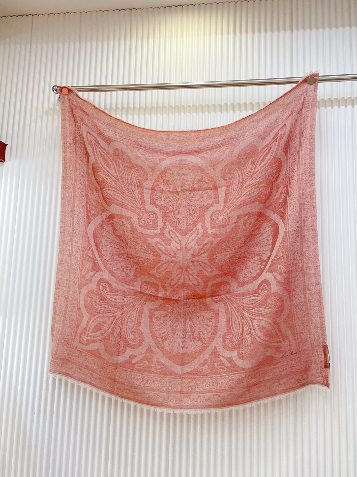 ✨✨【羊毛提花款 100尺寸 】新品 LP家秋冬羊绒款 随意切换造型 ,小巧又不失优雅的款式 100*1