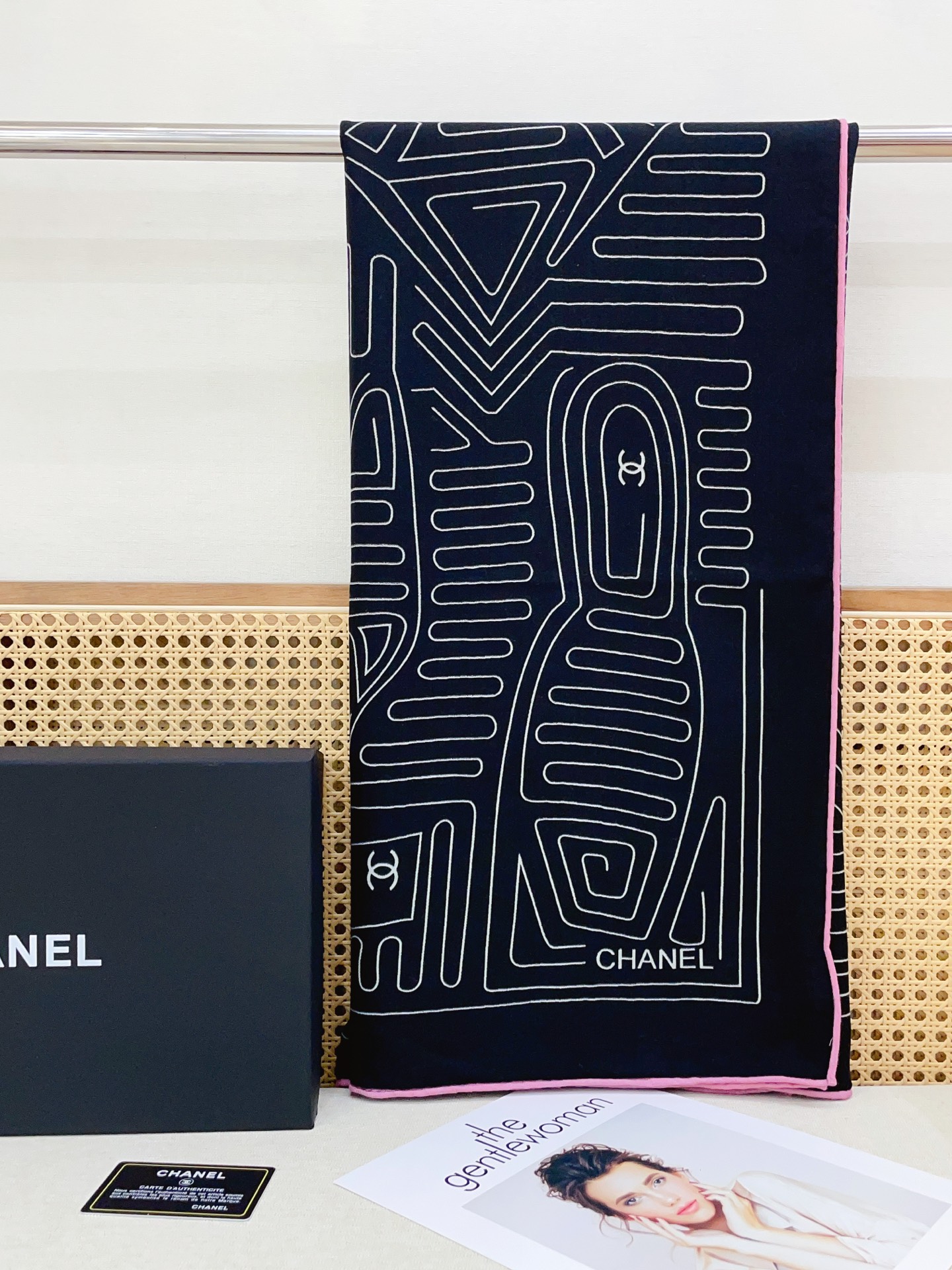 ✨✨✨小香【小香线条条纹140】羊绒方巾‼️抢‼️VIP推荐 ‼️👍下手一定要快【高端 大爱 ‼️纯羊绒