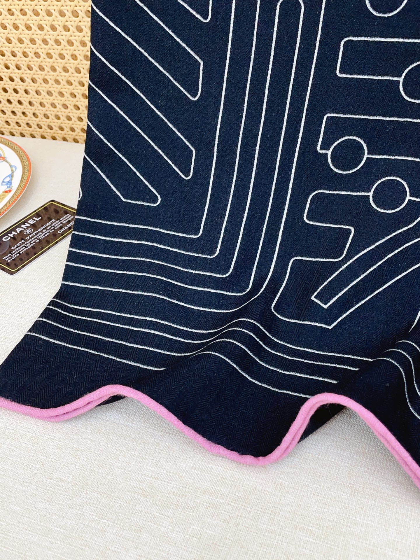 ✨✨✨小香【小香线条条纹140】羊绒方巾‼️抢‼️VIP推荐 ‼️👍下手一定要快【高端 大爱 ‼️纯羊绒