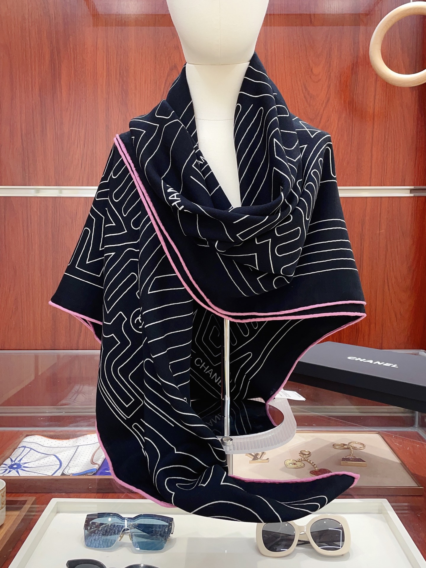 ✨✨✨小香【小香线条条纹140】羊绒方巾‼️抢‼️VIP推荐 ‼️👍下手一定要快【高端 大爱 ‼️纯羊绒