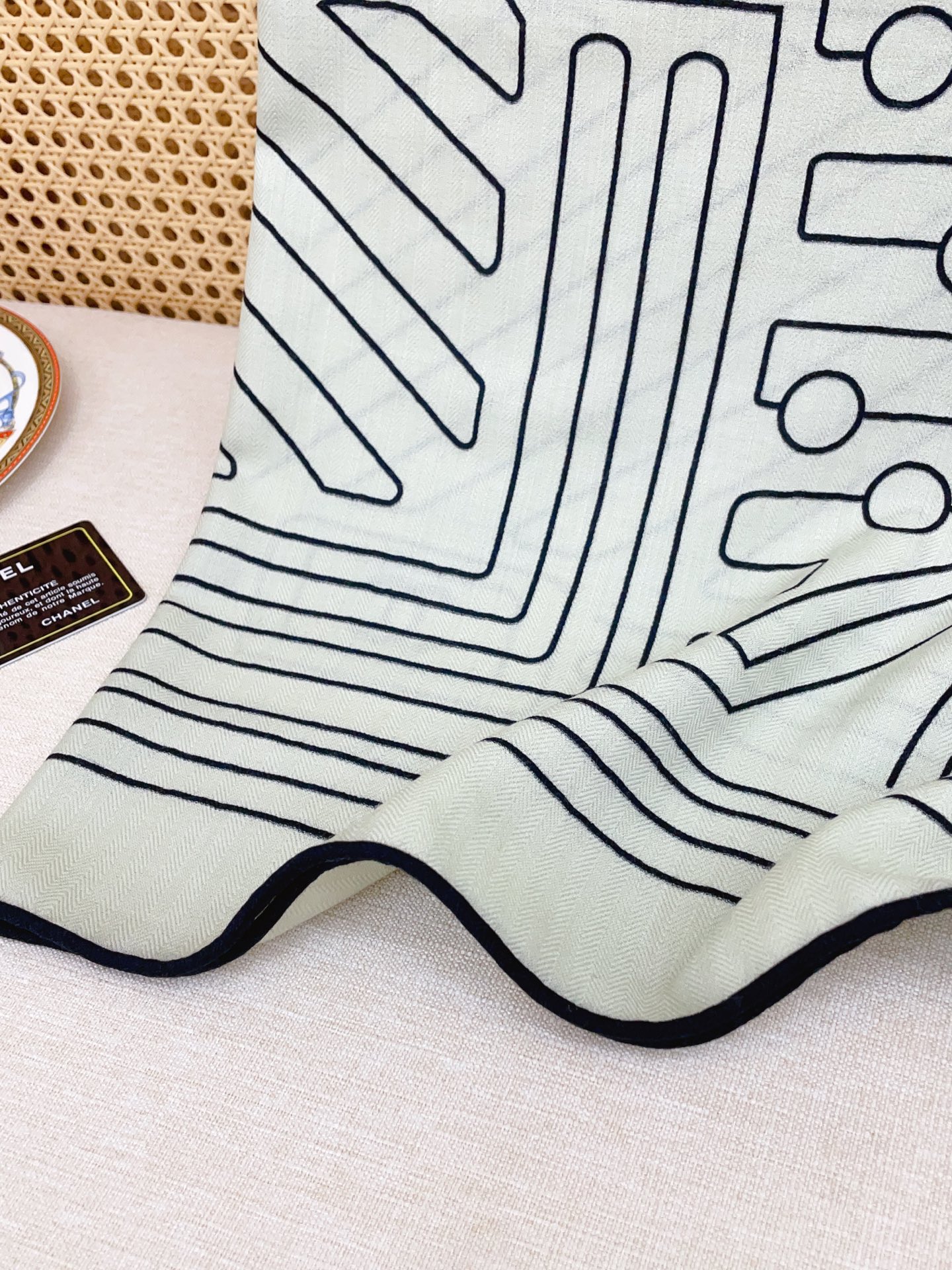 ✨✨✨小香【小香线条条纹140】羊绒方巾‼️抢‼️VIP推荐 ‼️👍下手一定要快【高端 大爱 ‼️纯羊绒