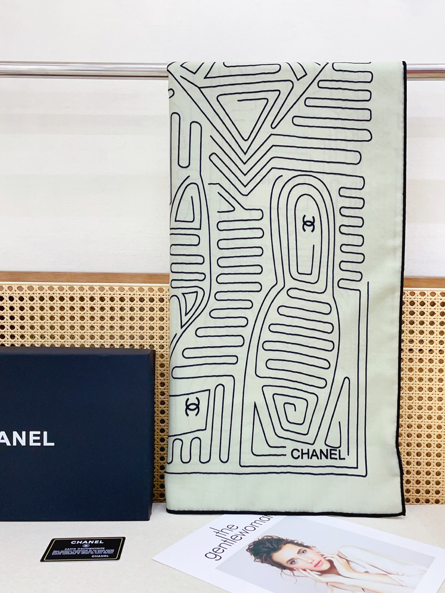 ✨✨✨小香【小香线条条纹140】羊绒方巾‼️抢‼️VIP推荐 ‼️👍下手一定要快【高端 大爱 ‼️纯羊绒