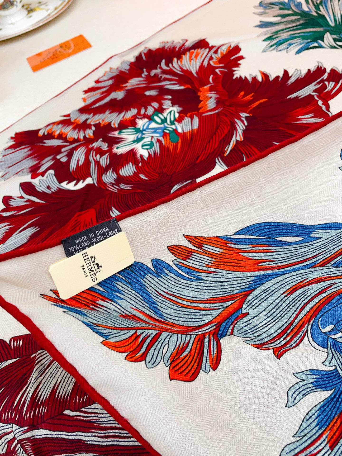 ✨✨【加厚丝毛款 双面同色】上新💏顶级H家专柜最新款【郁金香狂热 大三角巾】多功能三角巾 🎀🎀，色彩明丽