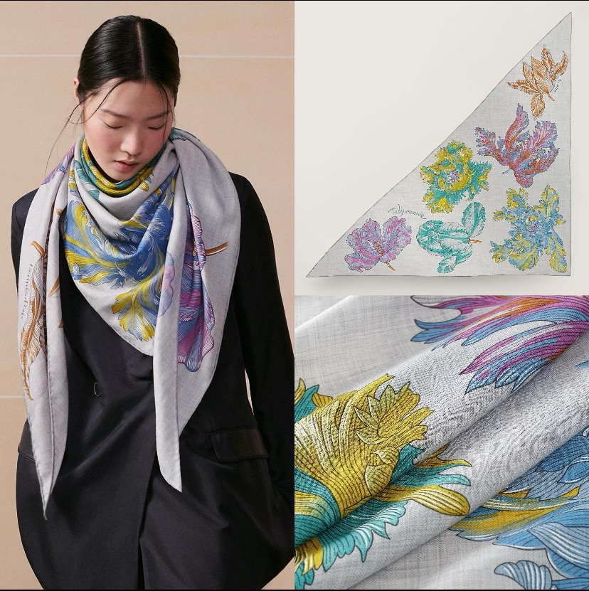 ✨✨【加厚丝毛款 双面同色】上新💏顶级H家专柜最新款【郁金香狂热 大三角巾】多功能三角巾 🎀🎀，色彩明丽