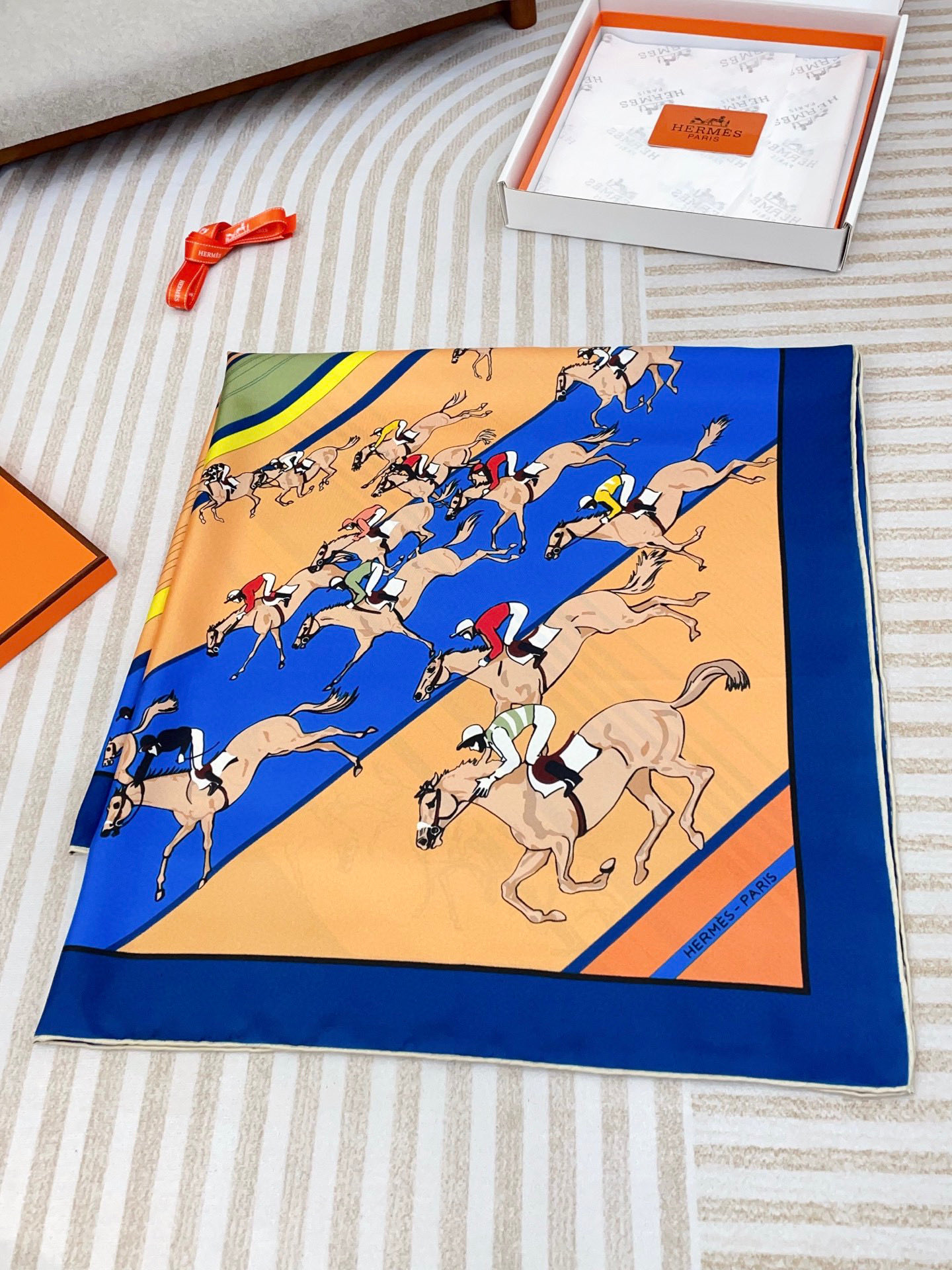 ✨✨【16姆米 单面】H**S真丝新款🆕👏👏买了都说好看‼️推荐💕【骏马奔腾 90】真丝方巾，顶级工艺超