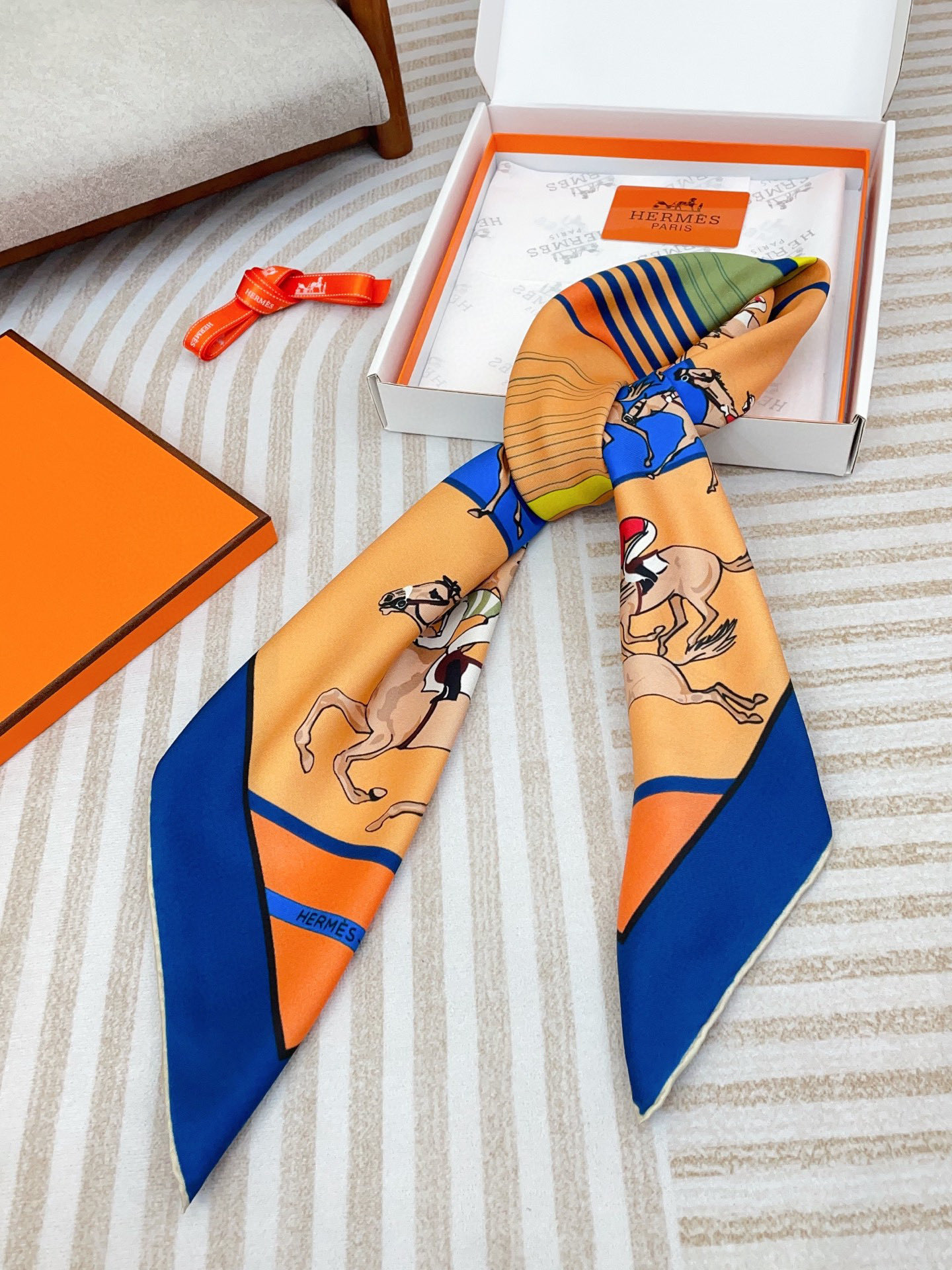 ✨✨【16姆米 单面】H**S真丝新款🆕👏👏买了都说好看‼️推荐💕【骏马奔腾 90】真丝方巾，顶级工艺超