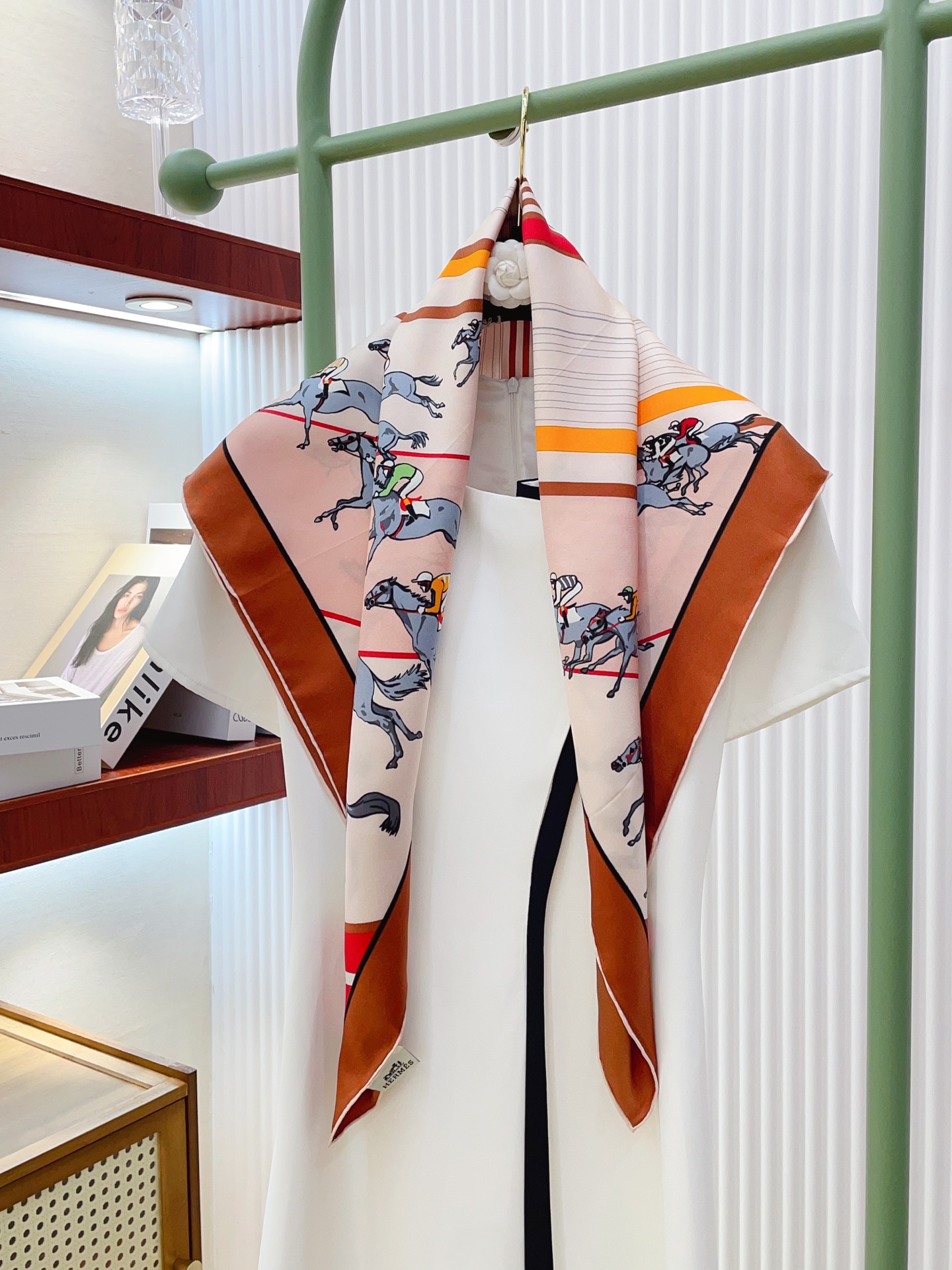 ✨✨【16姆米 单面】H**S真丝新款🆕👏👏买了都说好看‼️推荐💕【骏马奔腾 90】真丝方巾，顶级工艺超