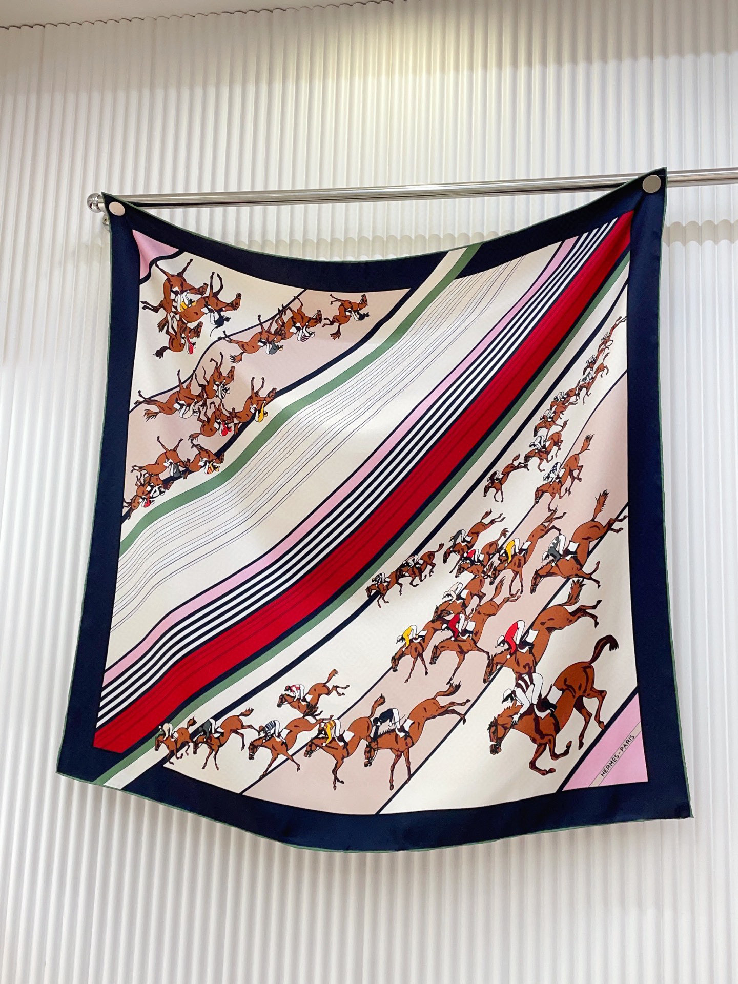 ✨✨【16姆米 单面】H**S真丝新款🆕👏👏买了都说好看‼️推荐💕【骏马奔腾 90】真丝方巾，顶级工艺超