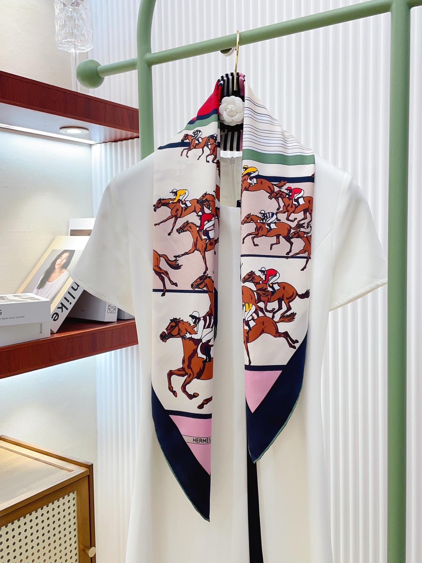 ✨✨【16姆米 单面】H**S真丝新款🆕👏👏买了都说好看‼️推荐💕【骏马奔腾 90】真丝方巾，顶级工艺超