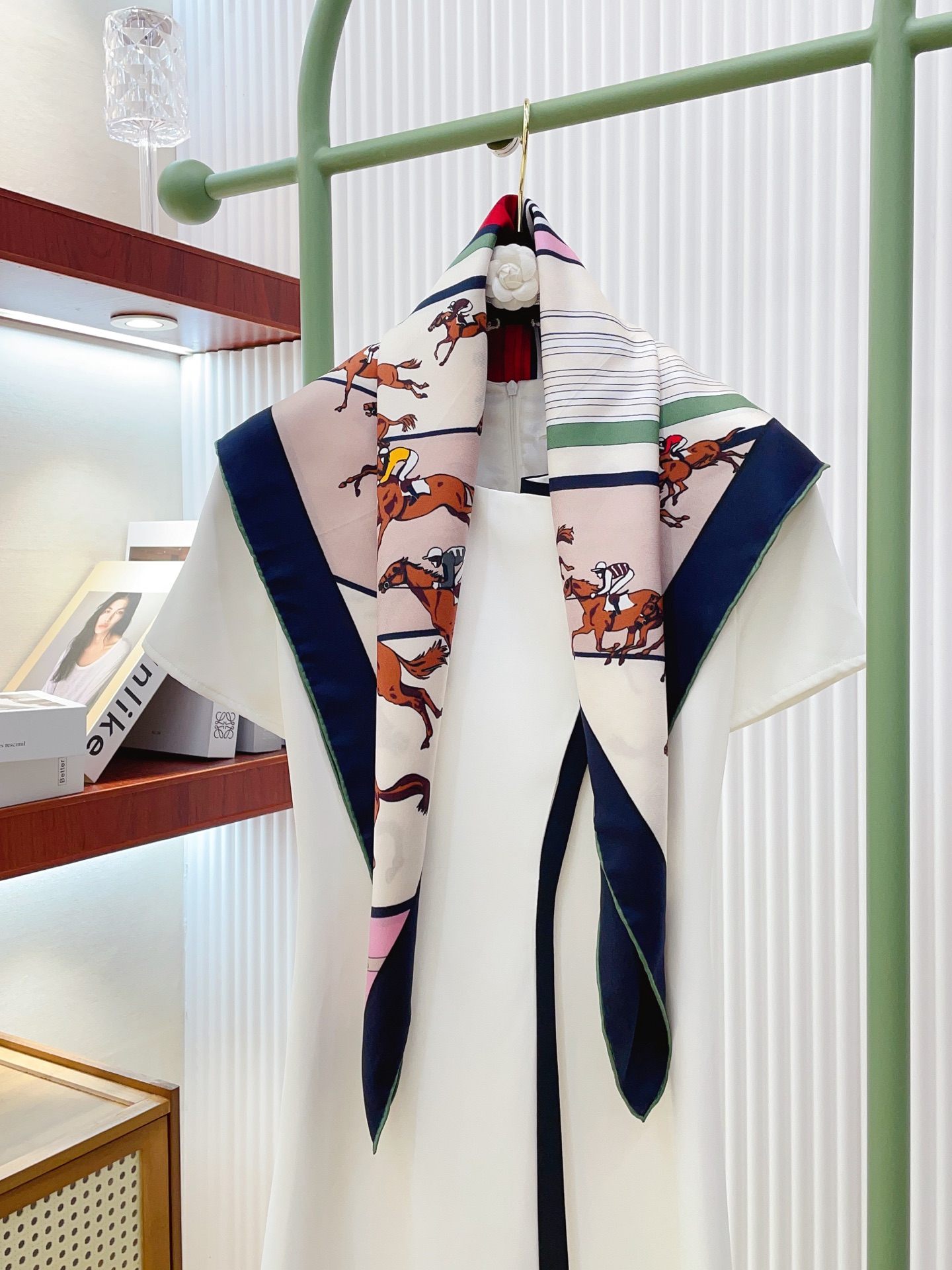 ✨✨【16姆米 单面】H**S真丝新款🆕👏👏买了都说好看‼️推荐💕【骏马奔腾 90】真丝方巾，顶级工艺超