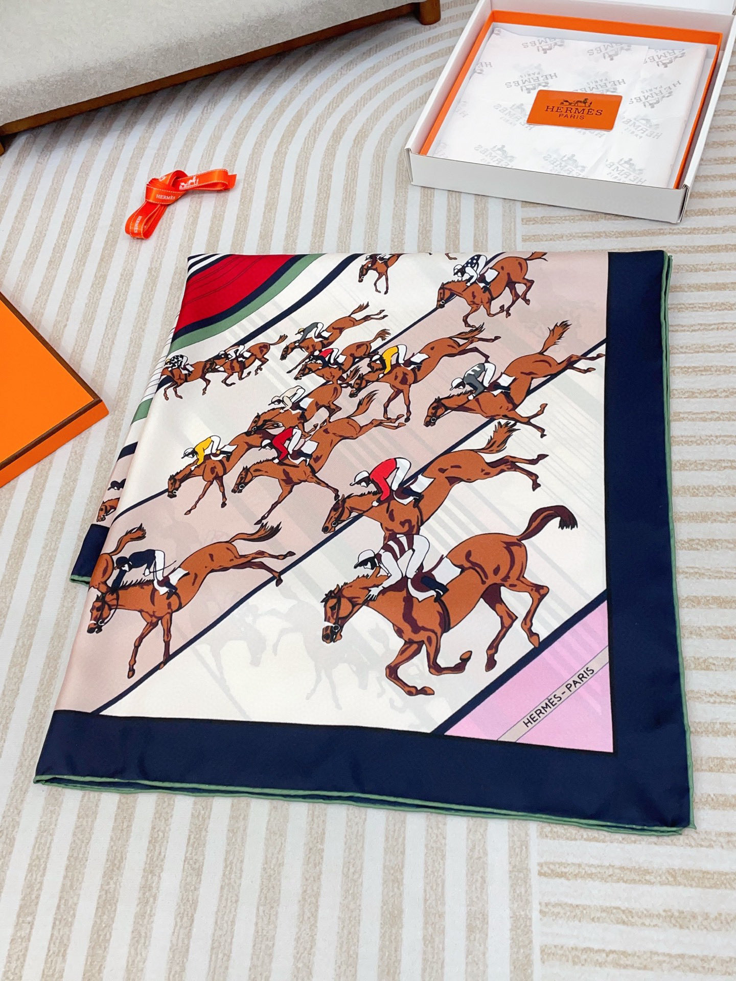 ✨✨【16姆米 单面】H**S真丝新款🆕👏👏买了都说好看‼️推荐💕【骏马奔腾 90】真丝方巾，顶级工艺超