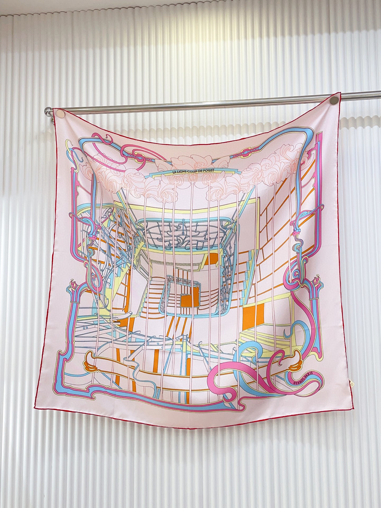 ✨✨【18姆米 双面同色】H**S真丝新款🆕👏👏买了都说好看‼️推荐💕【马鞭起舞 90】真丝方巾，顶级工