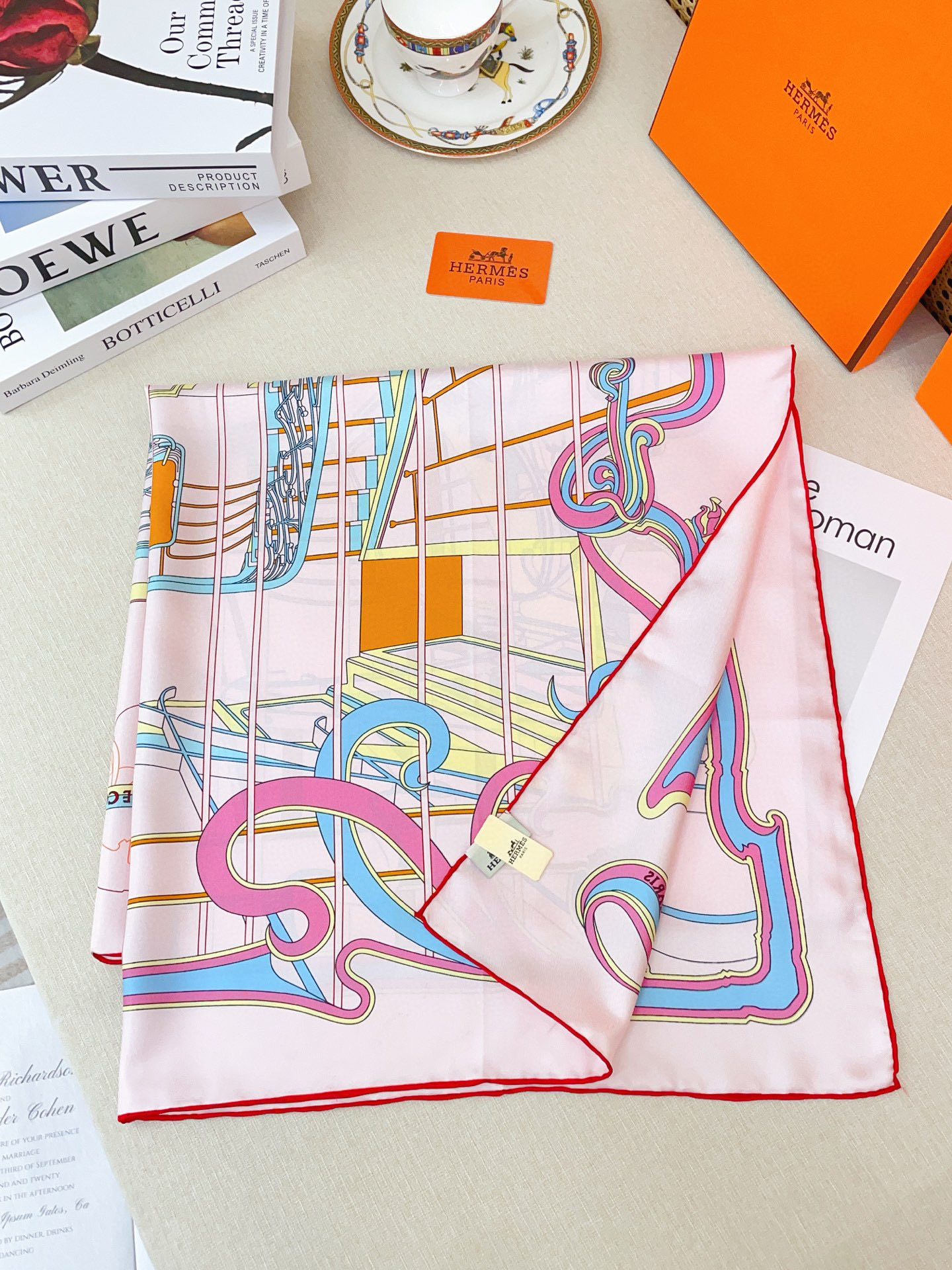 ✨✨【18姆米 双面同色】H**S真丝新款🆕👏👏买了都说好看‼️推荐💕【马鞭起舞 90】真丝方巾，顶级工