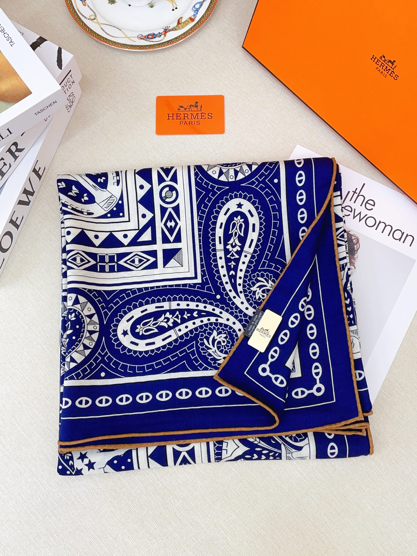 ✨✨【双面同色 丝毛款】H家羊绒新款 买了都说好看‼️推荐💕【爱心骏马 140】羊绒方巾‼️H家ZG爆款