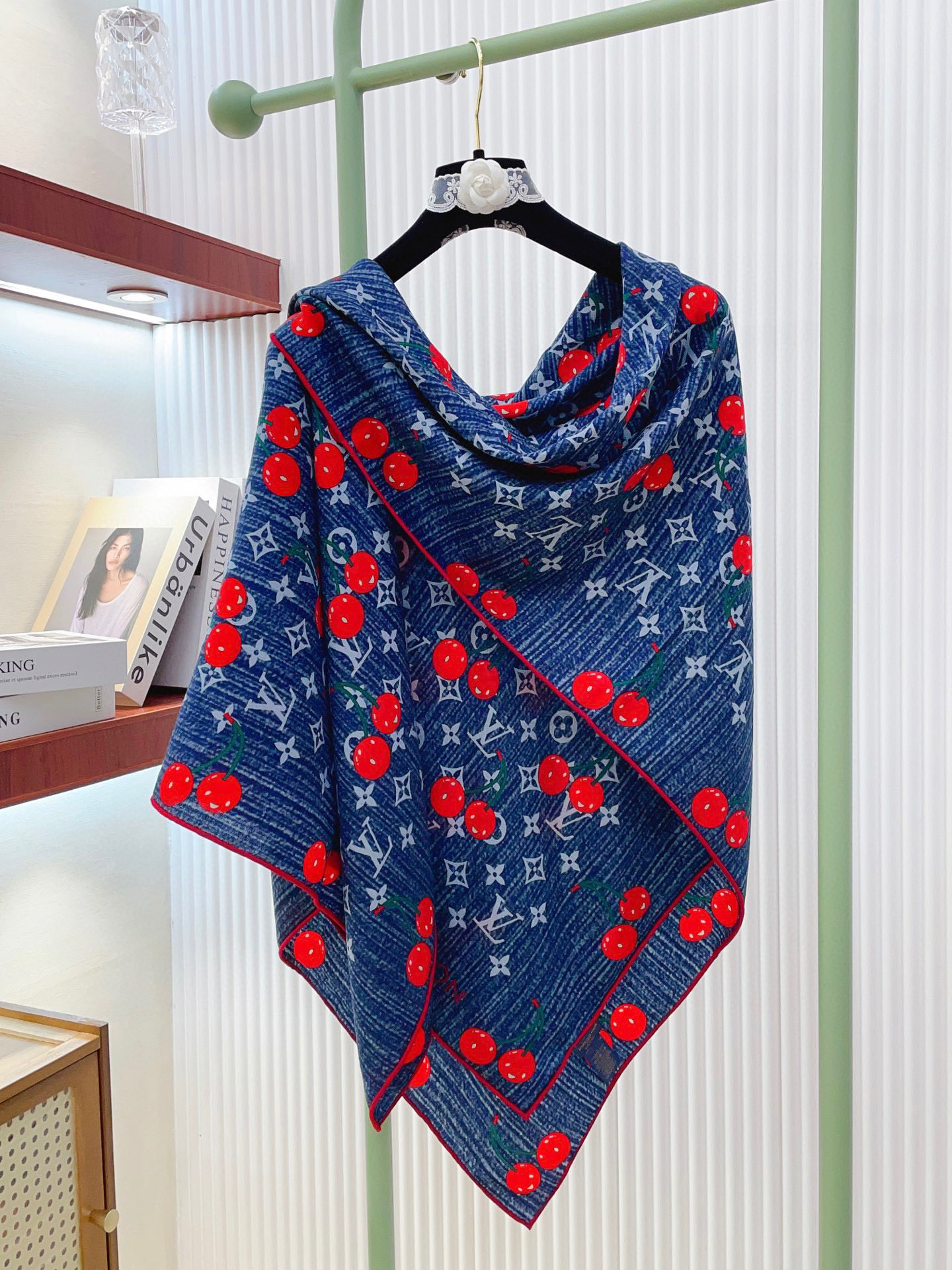 ✨✨蓝色【双面同色 丝毛款】L家羊绒新款 买了都说好看‼️推荐💕双面同色羊绒方巾‼️驴家ZG爆款🎁💟立体