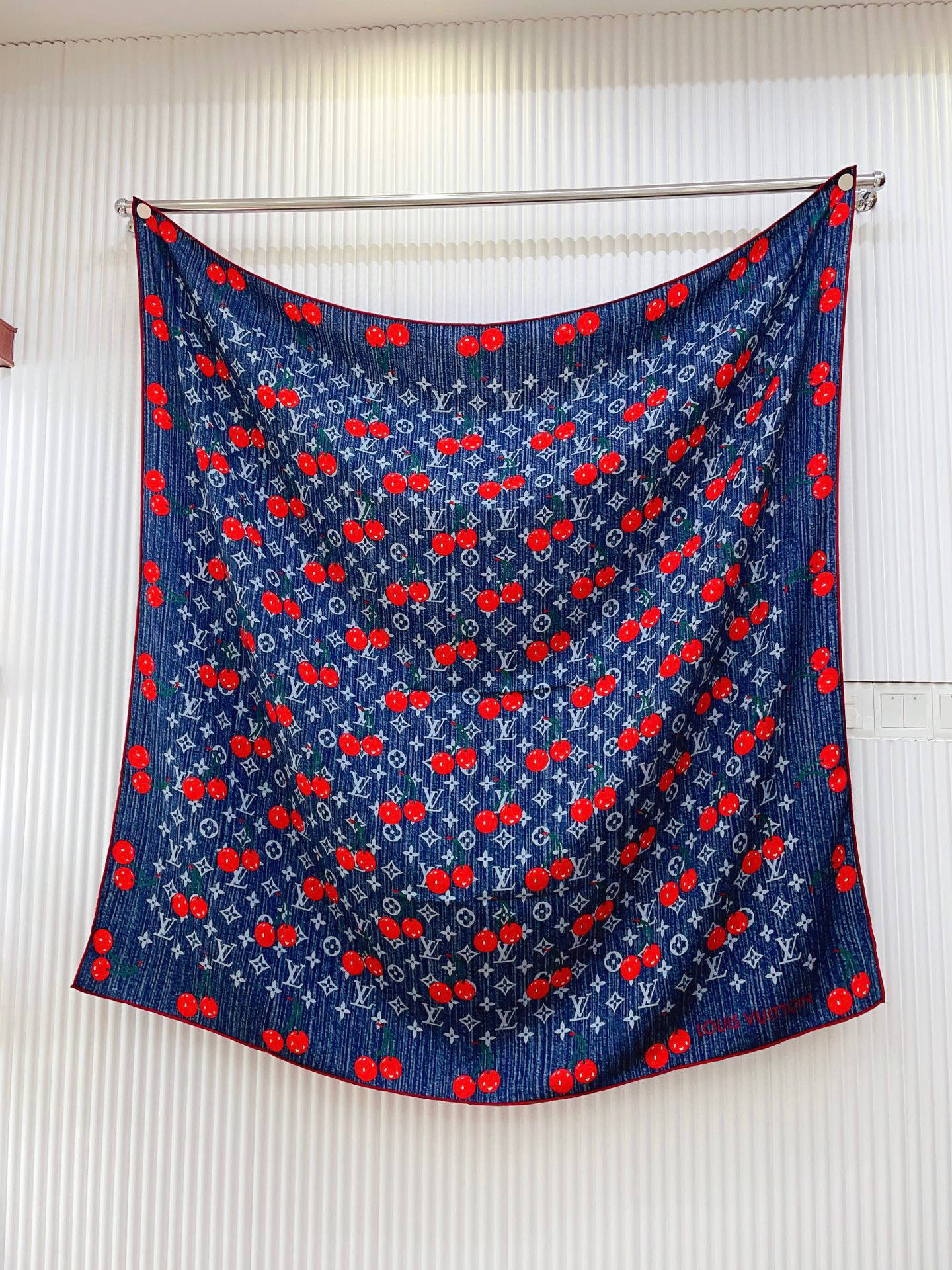 ✨✨蓝色【双面同色 丝毛款】L家羊绒新款 买了都说好看‼️推荐💕双面同色羊绒方巾‼️驴家ZG爆款🎁💟立体