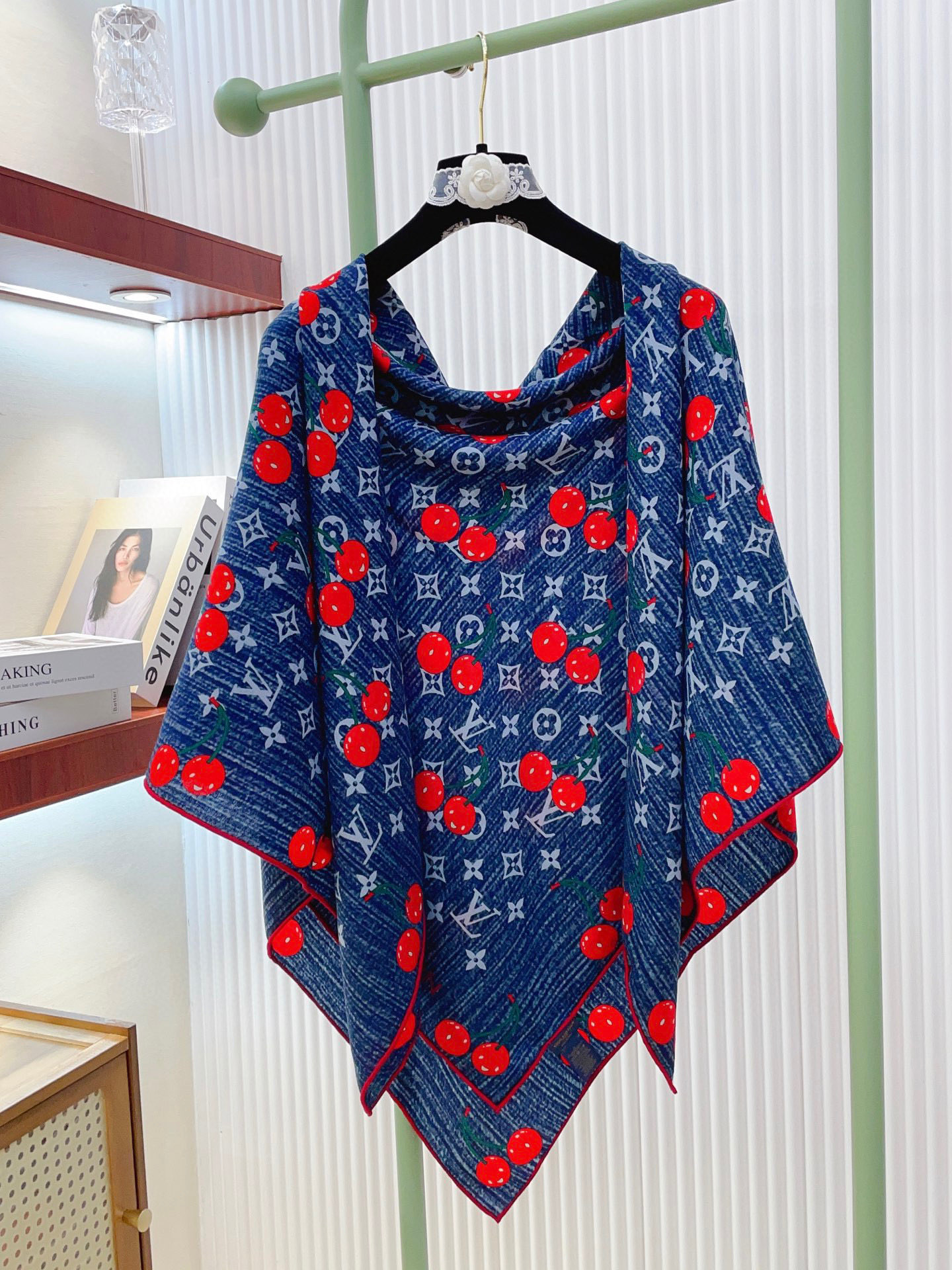 ✨✨蓝色【双面同色 丝毛款】L家羊绒新款 买了都说好看‼️推荐💕双面同色羊绒方巾‼️驴家ZG爆款🎁💟立体