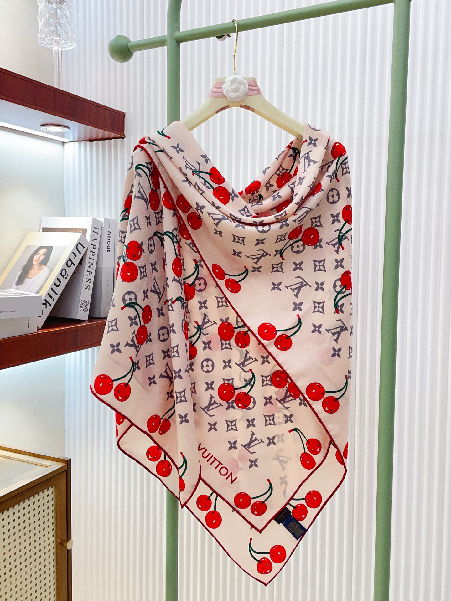 ✨✨粉白【双面同色 丝毛款】L家羊绒新款 买了都说好看‼️推荐💕双面同色羊绒方巾‼️驴家ZG爆款🎁💟立体