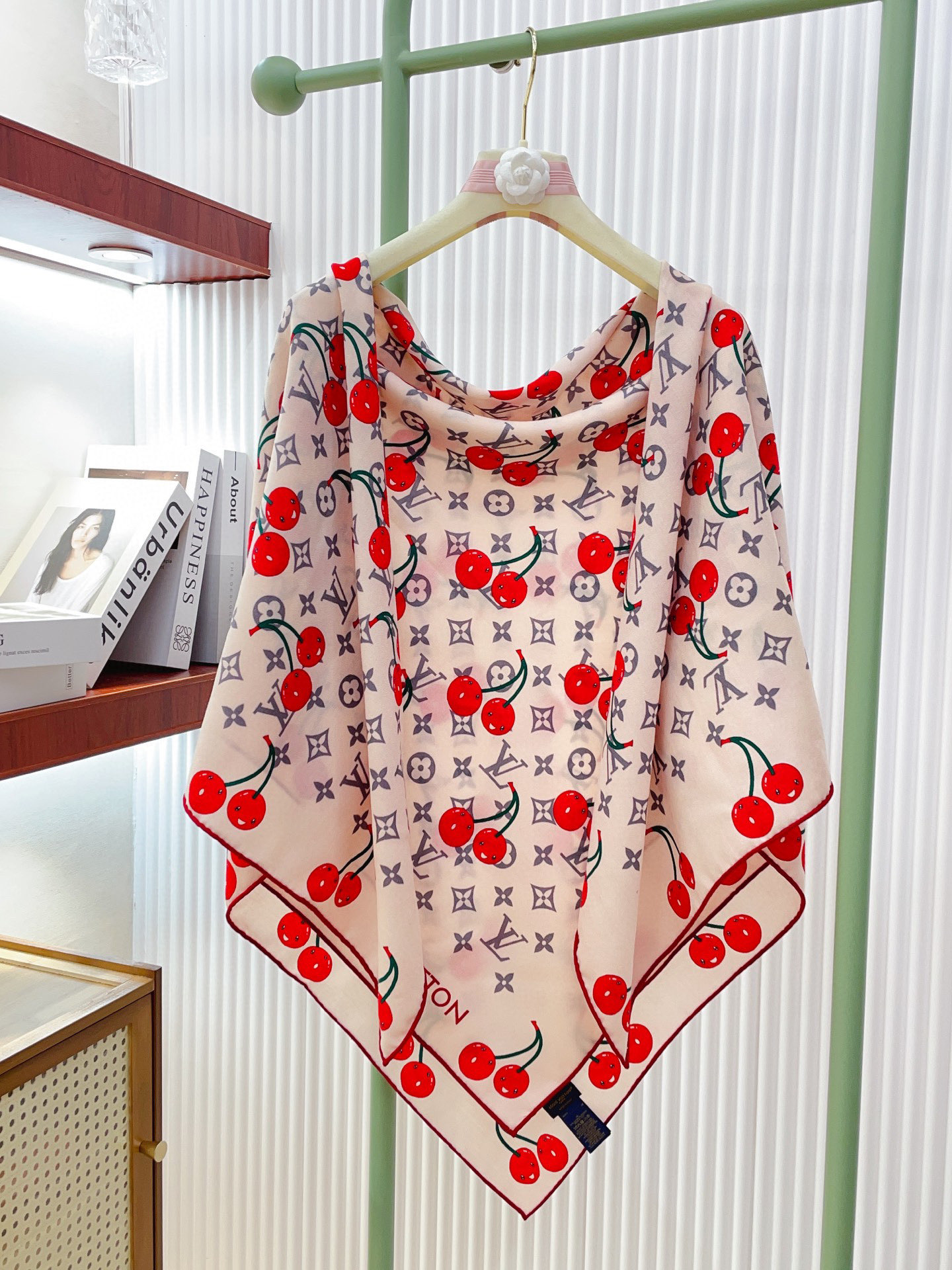 ✨✨粉白【双面同色 丝毛款】L家羊绒新款 买了都说好看‼️推荐💕双面同色羊绒方巾‼️驴家ZG爆款🎁💟立体