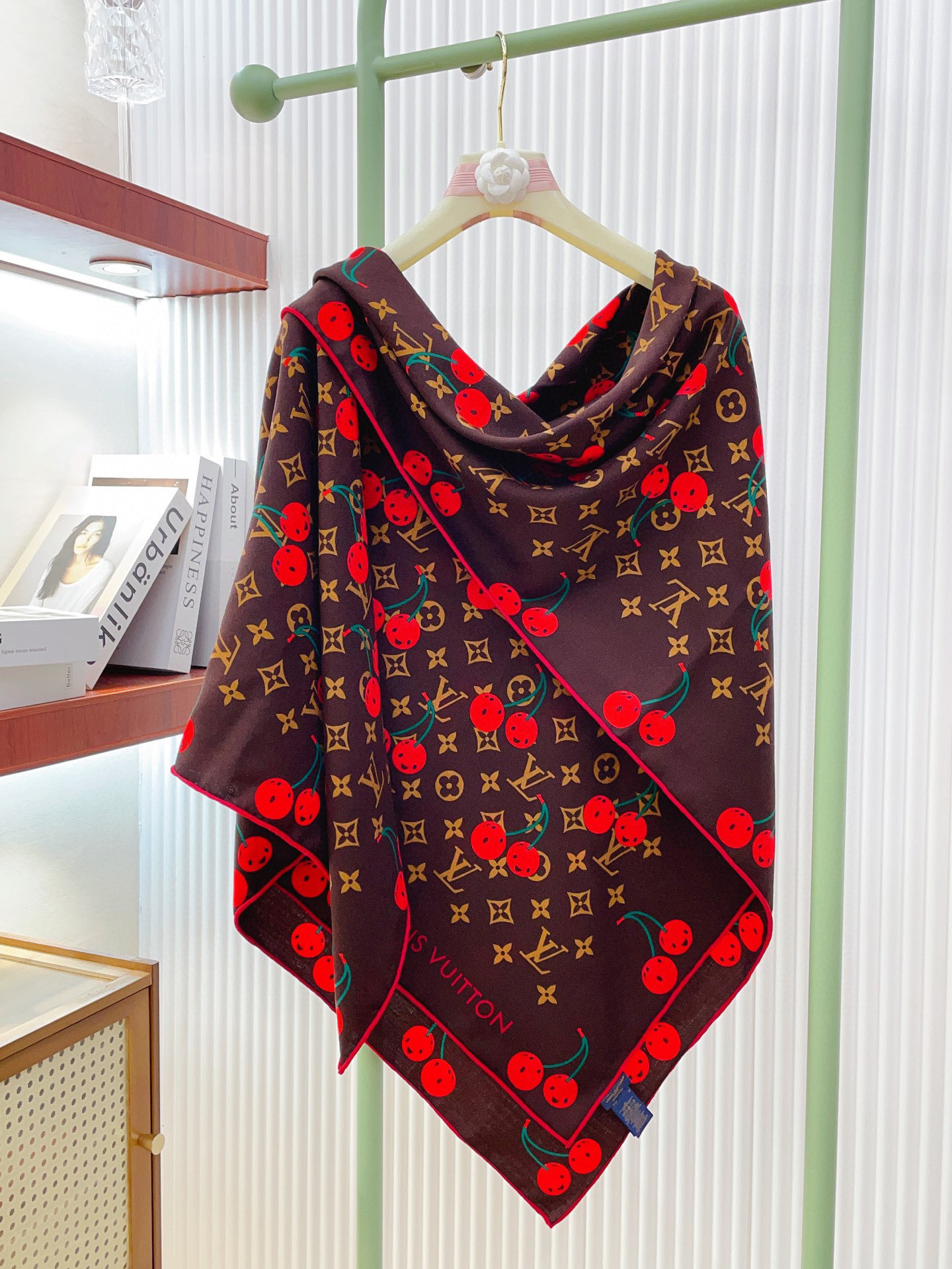 ✨✨咖色【双面同色 丝毛款】L家羊绒新款 买了都说好看‼️推荐💕双面同色羊绒方巾‼️驴家ZG爆款🎁💟立体