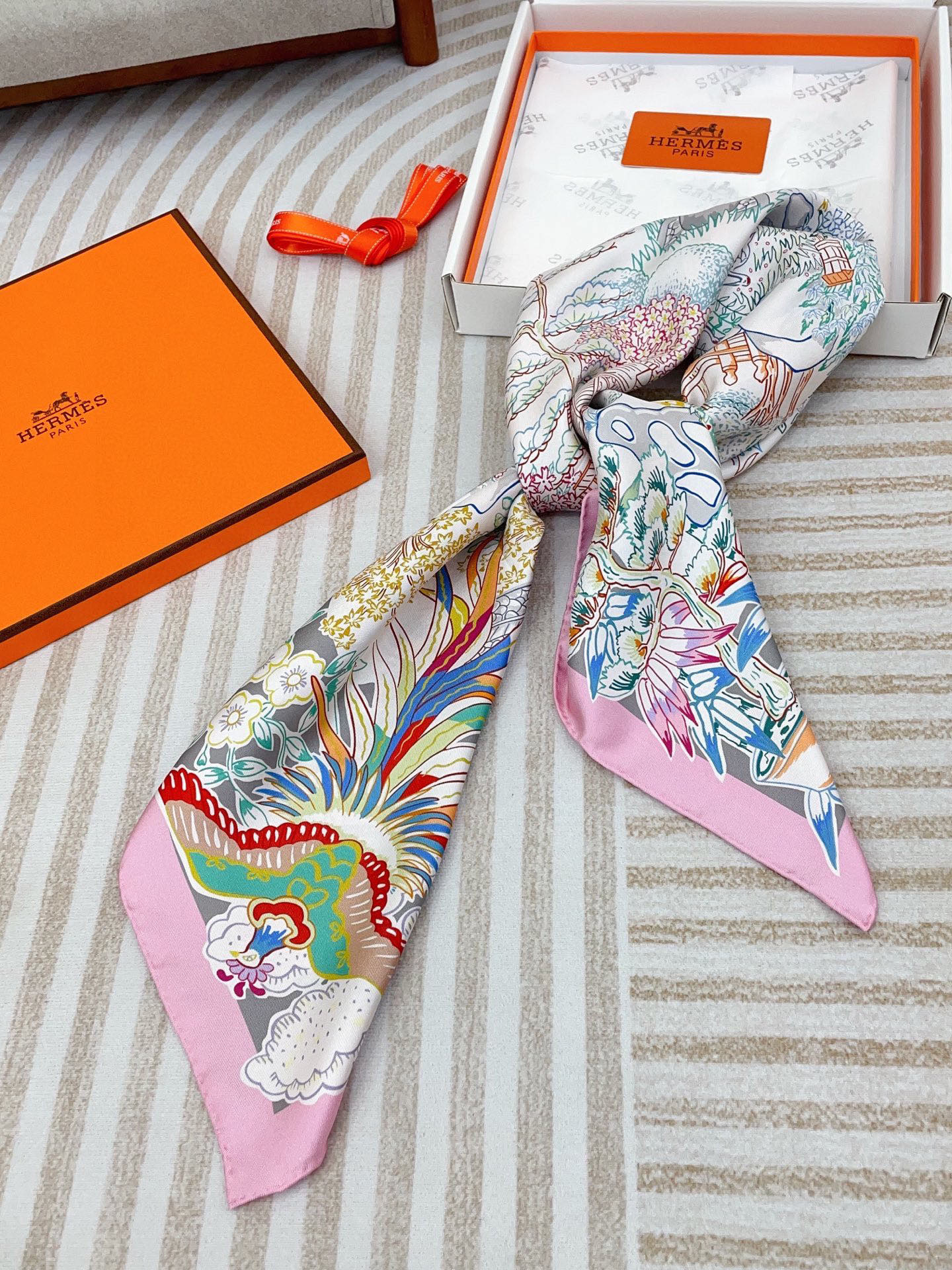 ✨✨【加厚 18姆米 双面异色】H**S真丝新款🆕👏👏买了都说好看‼️推荐💕【凤凰 90】真丝方巾，顶级