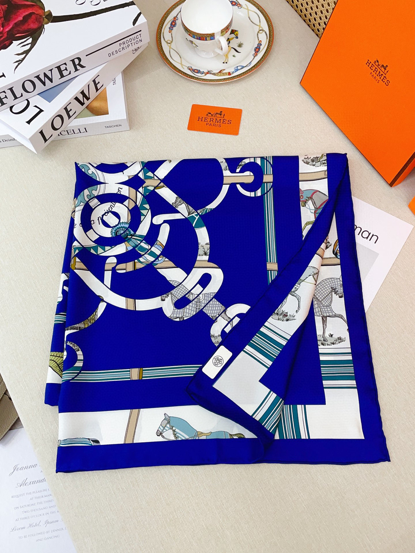 ✨✨【18姆米 双面同色】H**S真丝新款🆕👏👏买了都说好看‼️推荐💕【金质马刺 90】真丝方巾，顶级工