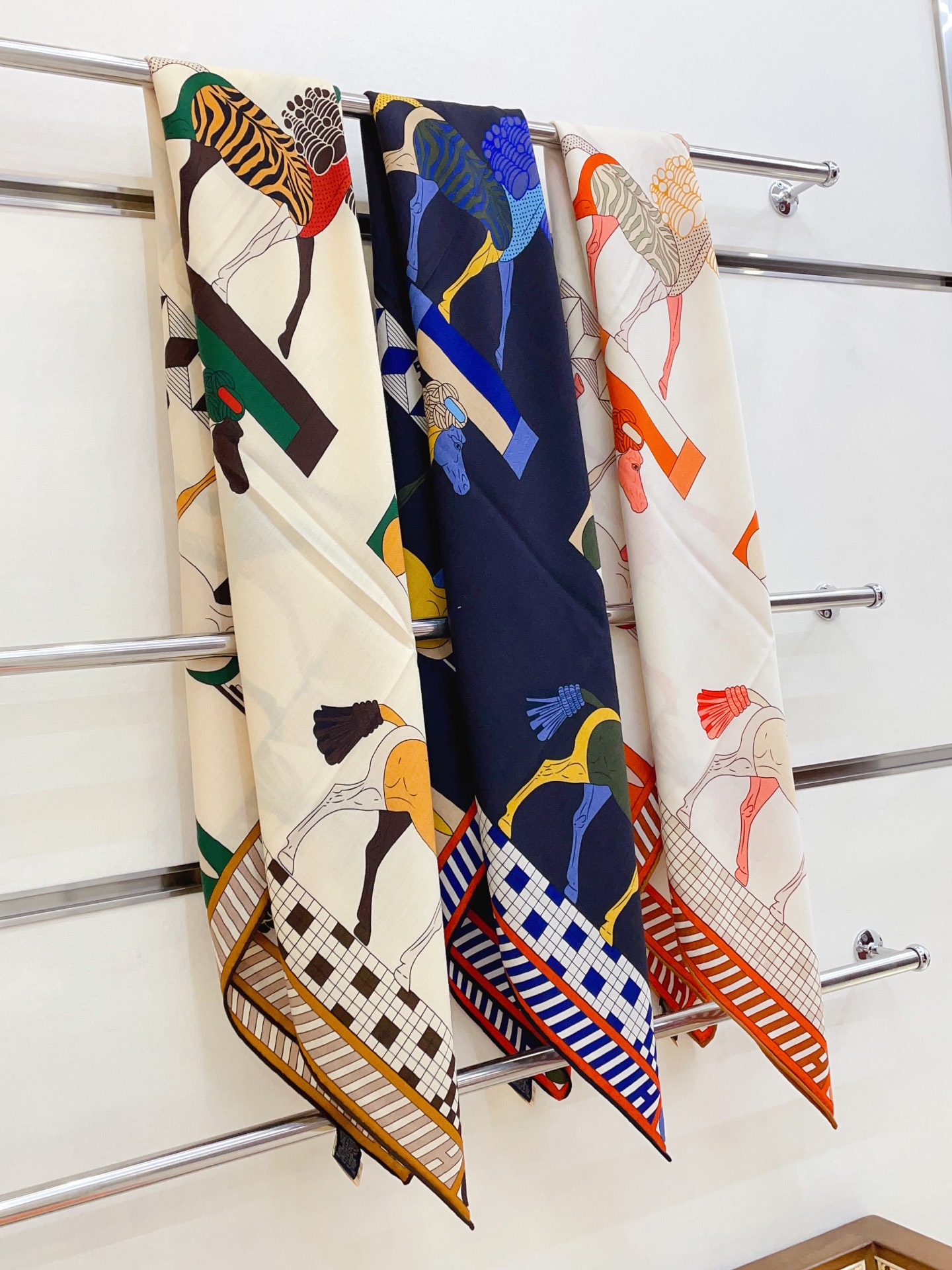 ✨✨【双面同色 丝毛款】H家羊绒新款 买了都说好看‼️推荐💕【全速前进 140】羊绒方巾‼️H家ZG爆款