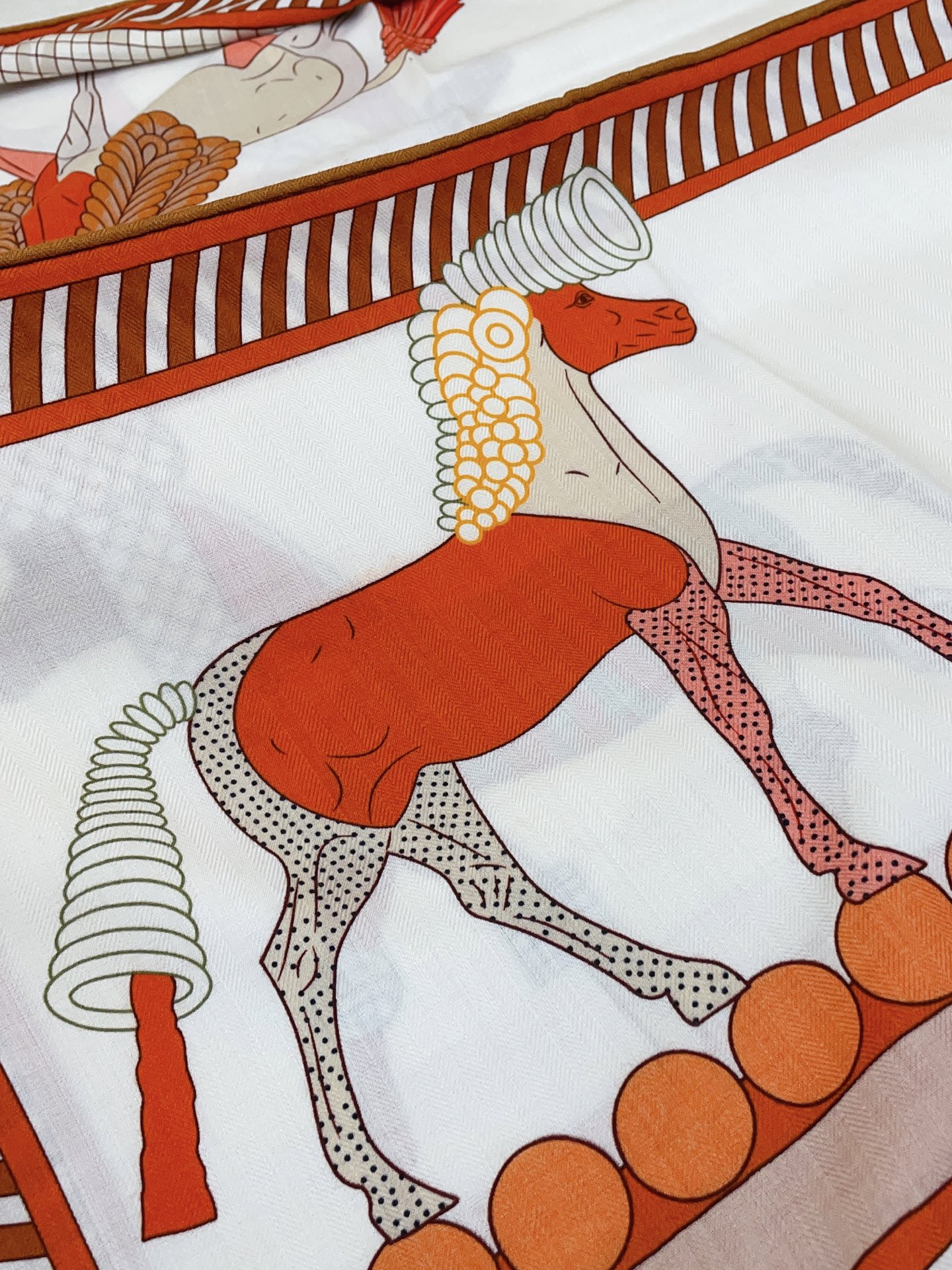 ✨✨【双面同色 丝毛款】H家羊绒新款 买了都说好看‼️推荐💕【全速前进 140】羊绒方巾‼️H家ZG爆款