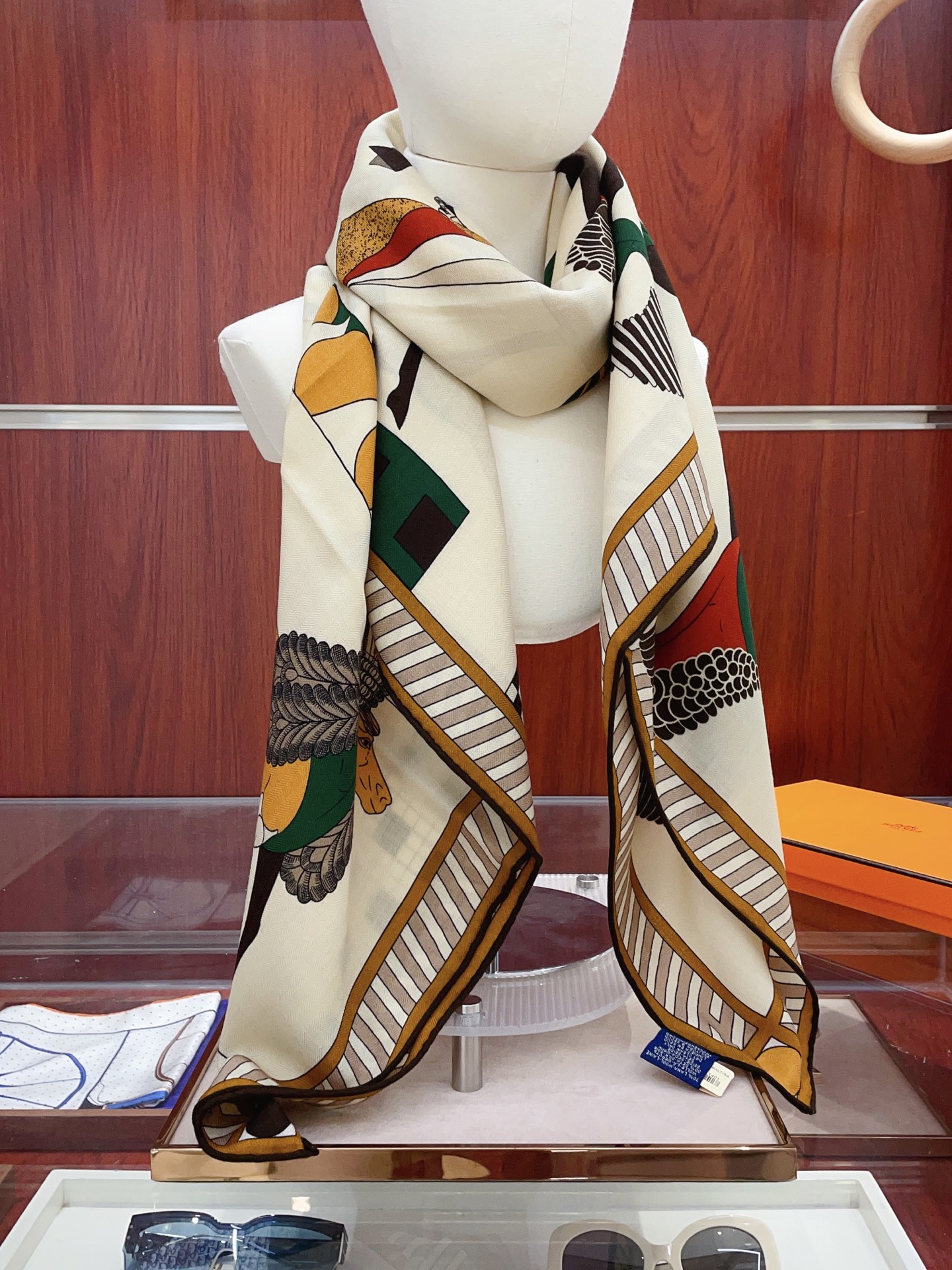 NO:340133,[Double-sided same color silk wool style] H home cashmere new style, recommended after buying it [Full speed 140] Cashmere square scarf H home ZG hit three-dimensional presentation pattern and pattern physical high grade special craftsmanship high-end research and development stunningly special cutting-edge process processing is loved by white and rich beauty. Whether it is quality, style, price, they scream, super high cost performance, absolutely worth buying. Size 140cm*140cm, 70 cashmere silk high-version scarf, high-version scarf, real silk,19860909【双面同色 丝毛款】H家羊绒新款 买了都说好看推荐【全速前进 140】羊绒方巾H家ZG爆款立体呈现图案纹路实物档次极高特殊工艺高端研发惊艳问世特殊尖端工艺处理受到白富美的喜欢 无论是品质 款式 价格都令大牌控的她们尖叫 超高性价比 绝对值得入手尺寸140cm*140cm,70羊绒真丝高版本围巾,高版本围巾,real silk,scarf