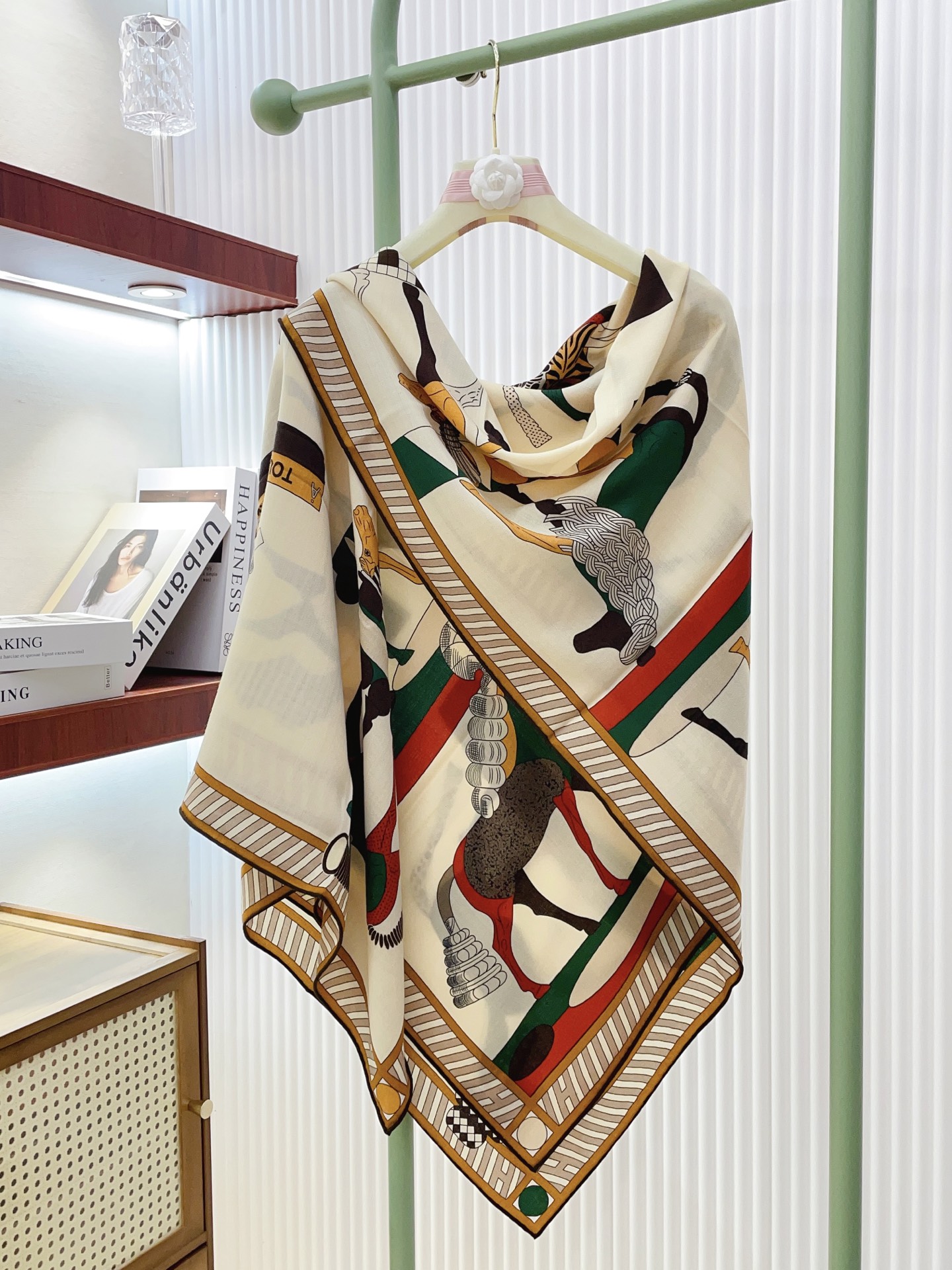 ✨✨【双面同色 丝毛款】H家羊绒新款 买了都说好看‼️推荐💕【全速前进 140】羊绒方巾‼️H家ZG爆款