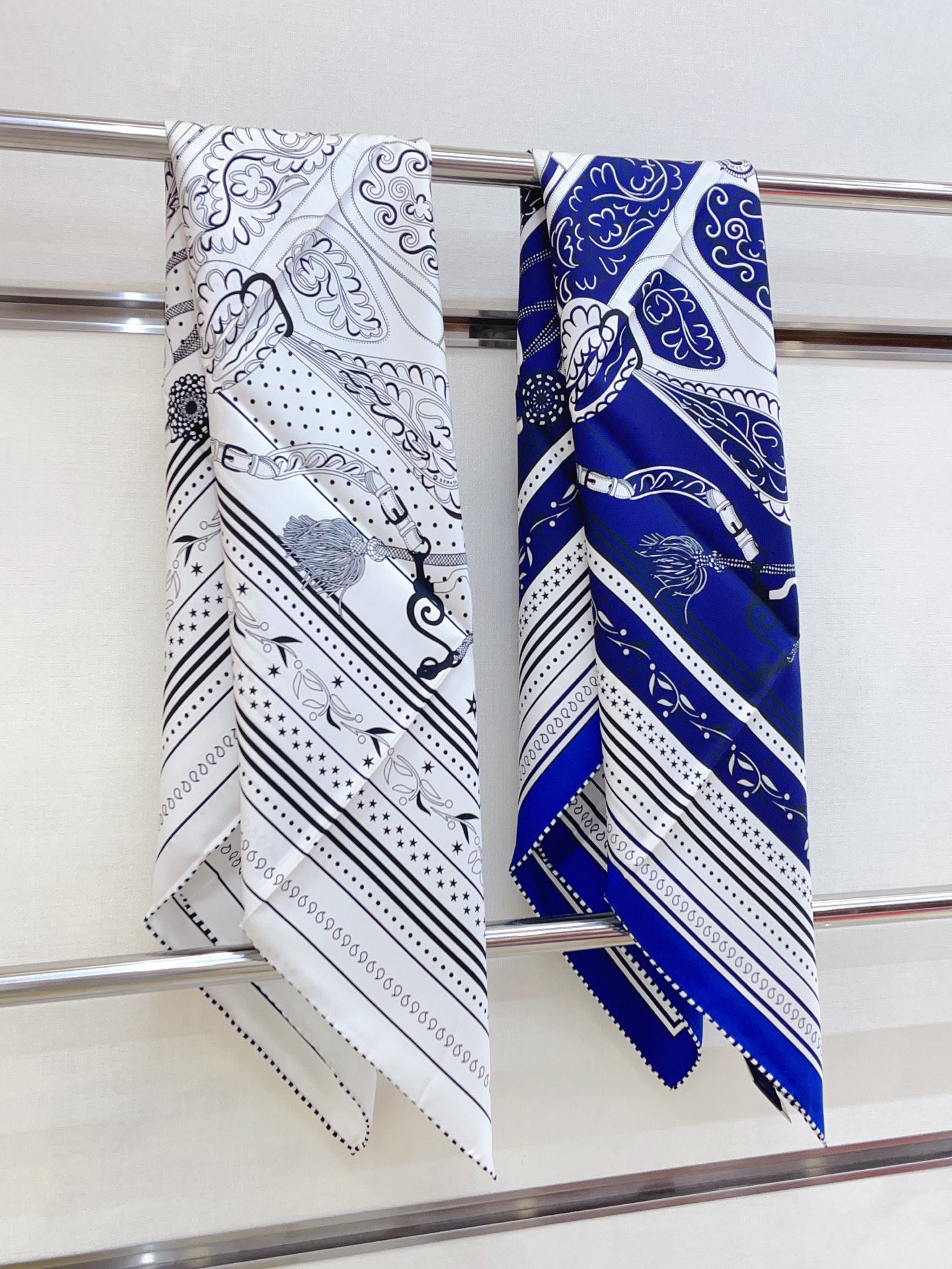 ✨✨【18姆米 双面同色】H**S真丝新款🆕👏👏买了都说好看‼️推荐💕【亚马逊的节日 90】真丝方巾，顶