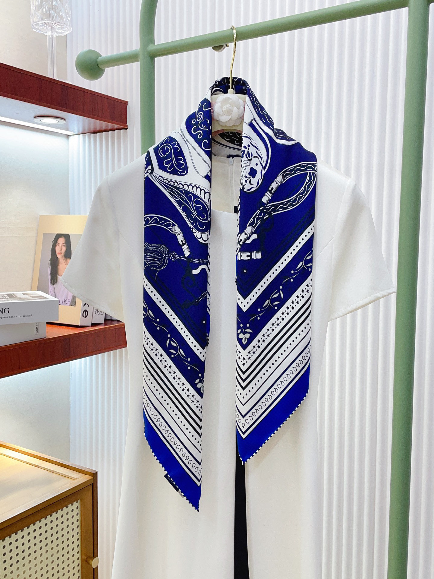 ✨✨【18姆米 双面同色】H**S真丝新款🆕👏👏买了都说好看‼️推荐💕【亚马逊的节日 90】真丝方巾，顶